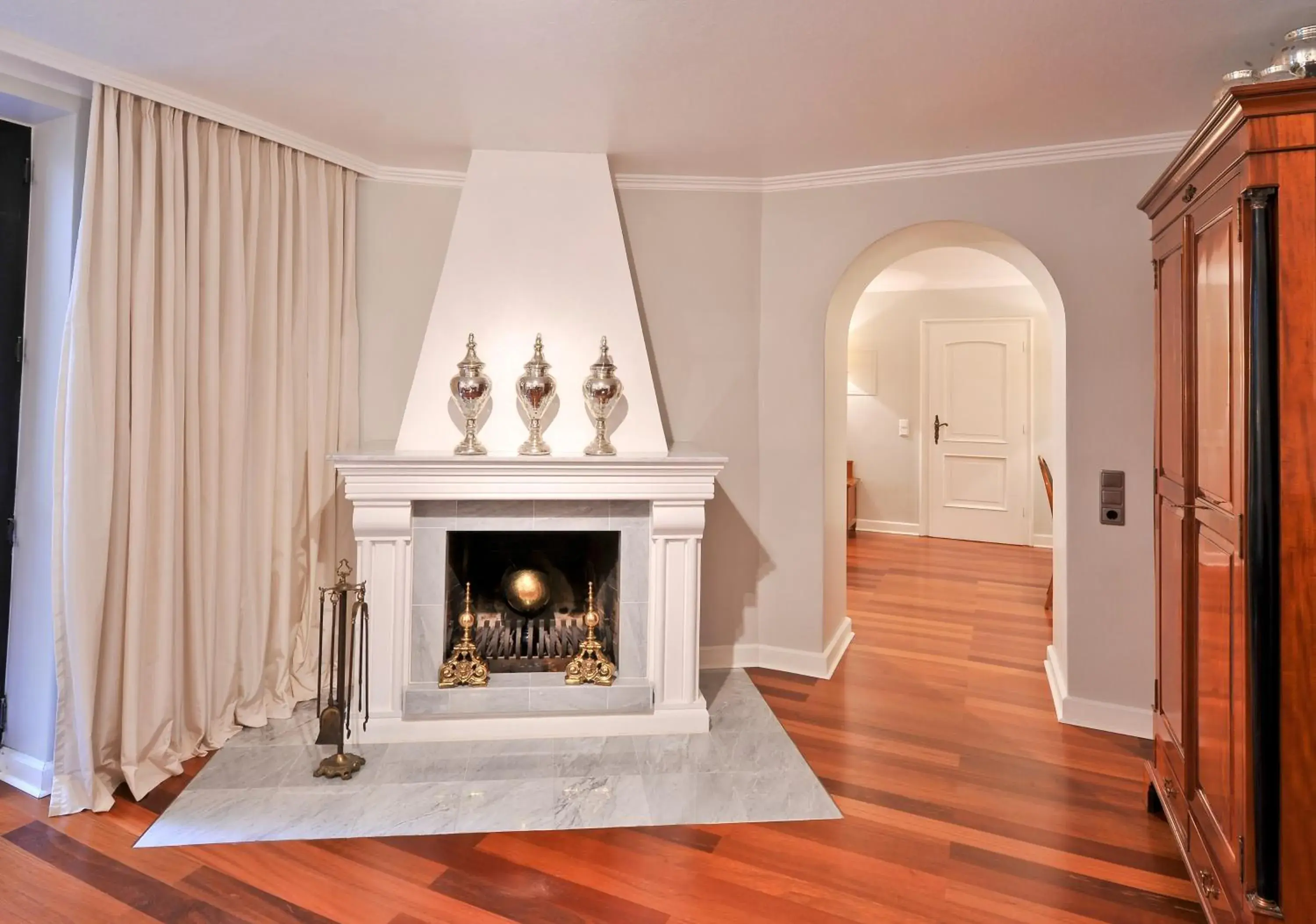 Deluxe King Suite in Hotel Windsor Deluxe King Suite in Hotel Windsor