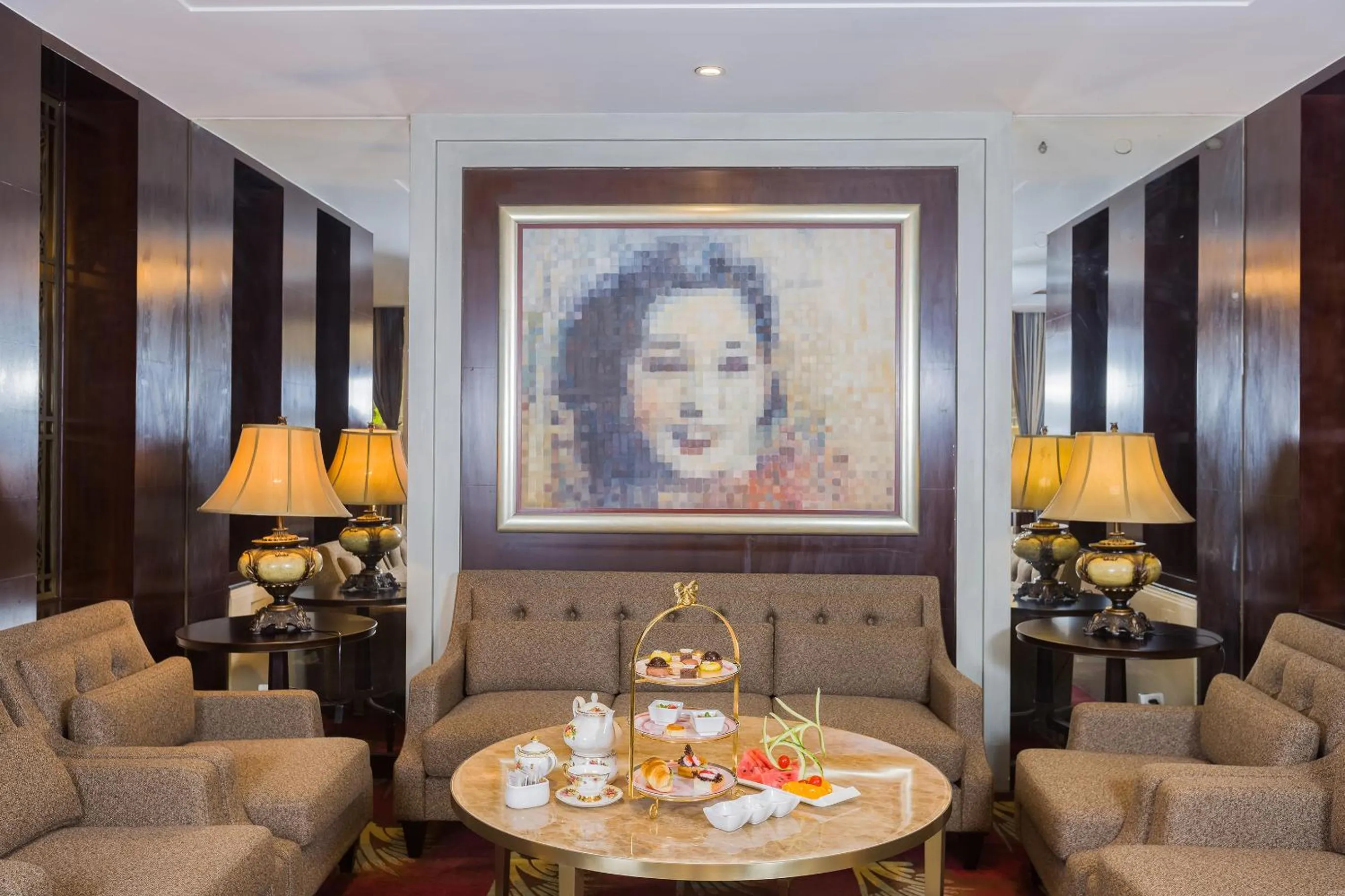 Lounge or bar in Broadway Mansions Hotel - On the Bund - Journey Through Time Old Shanghai Republic Dreams