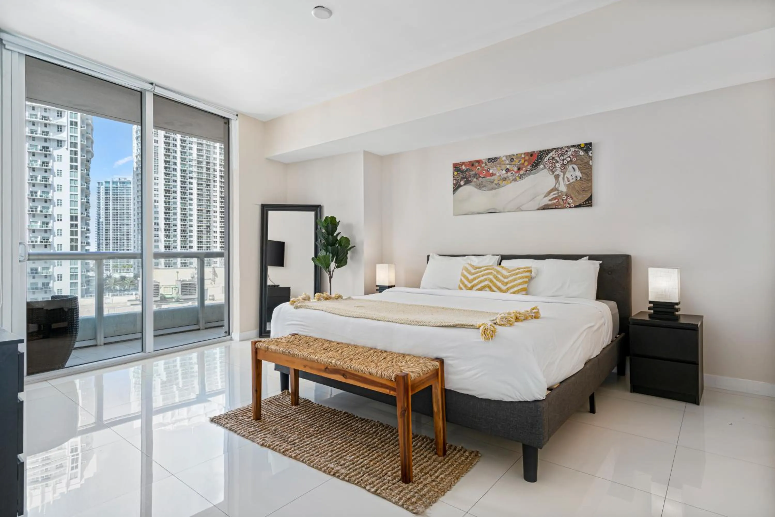 Bed in Icon Brickell Miami