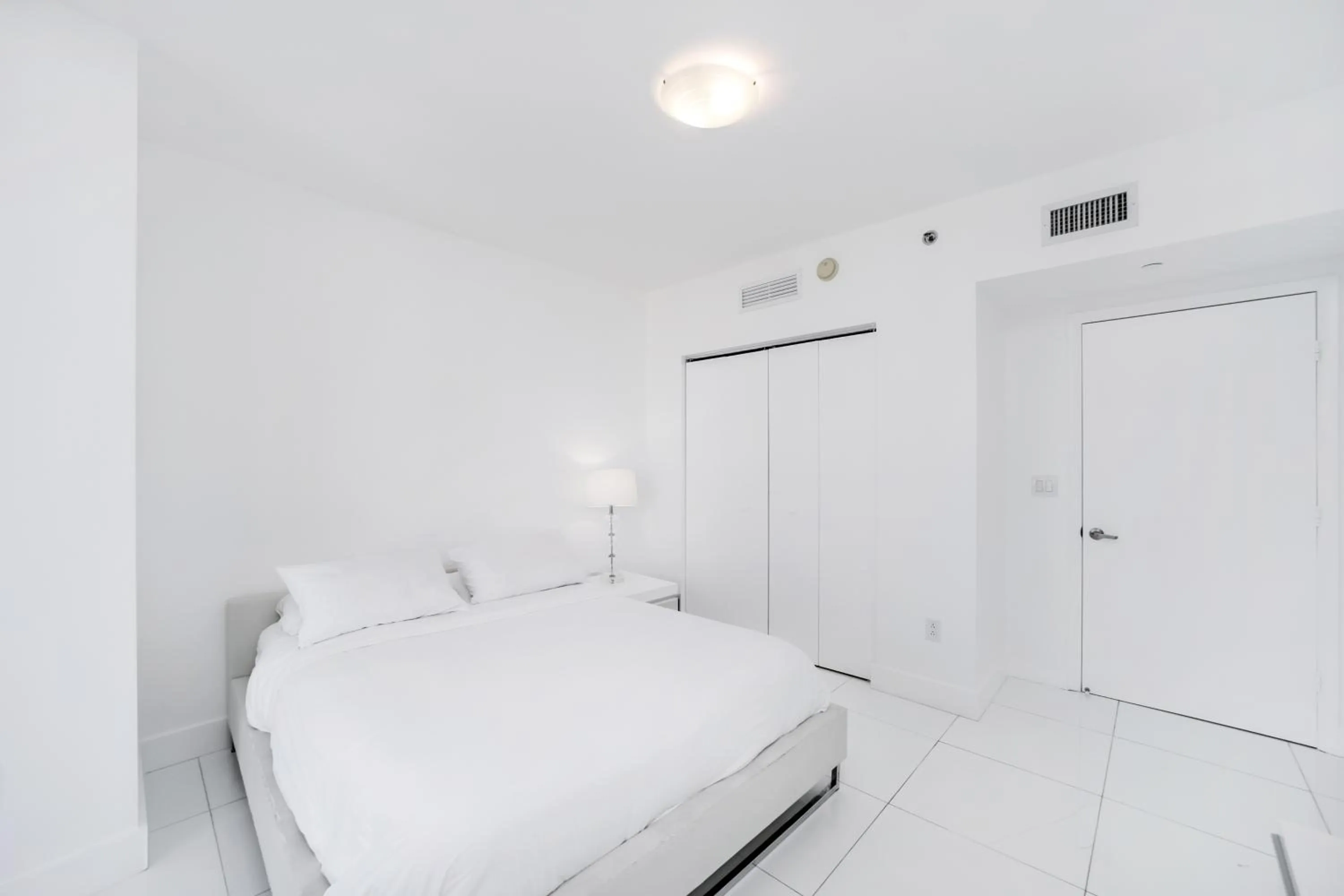 Bed in Icon Brickell Miami