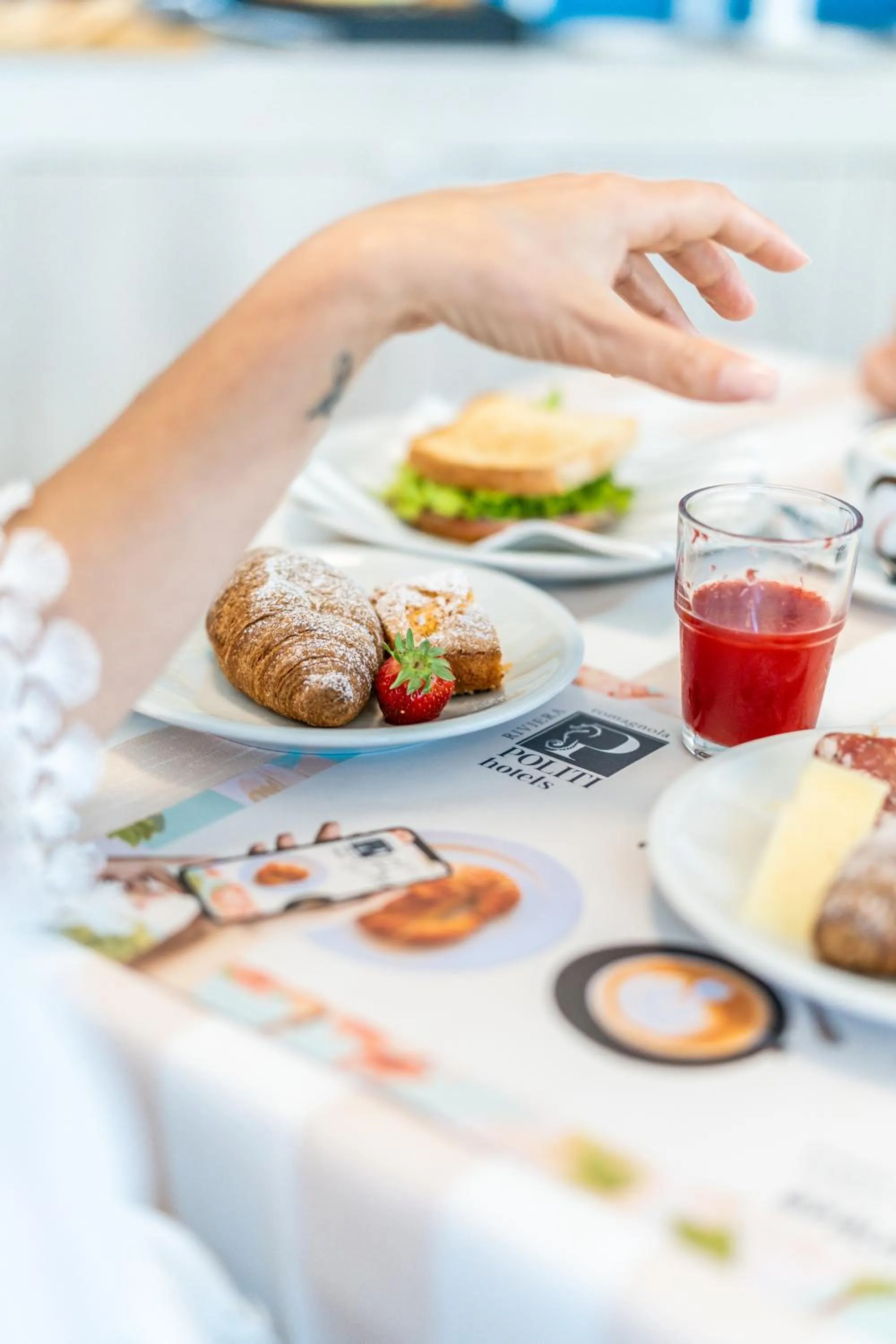 Breakfast in HOTEL CONTI