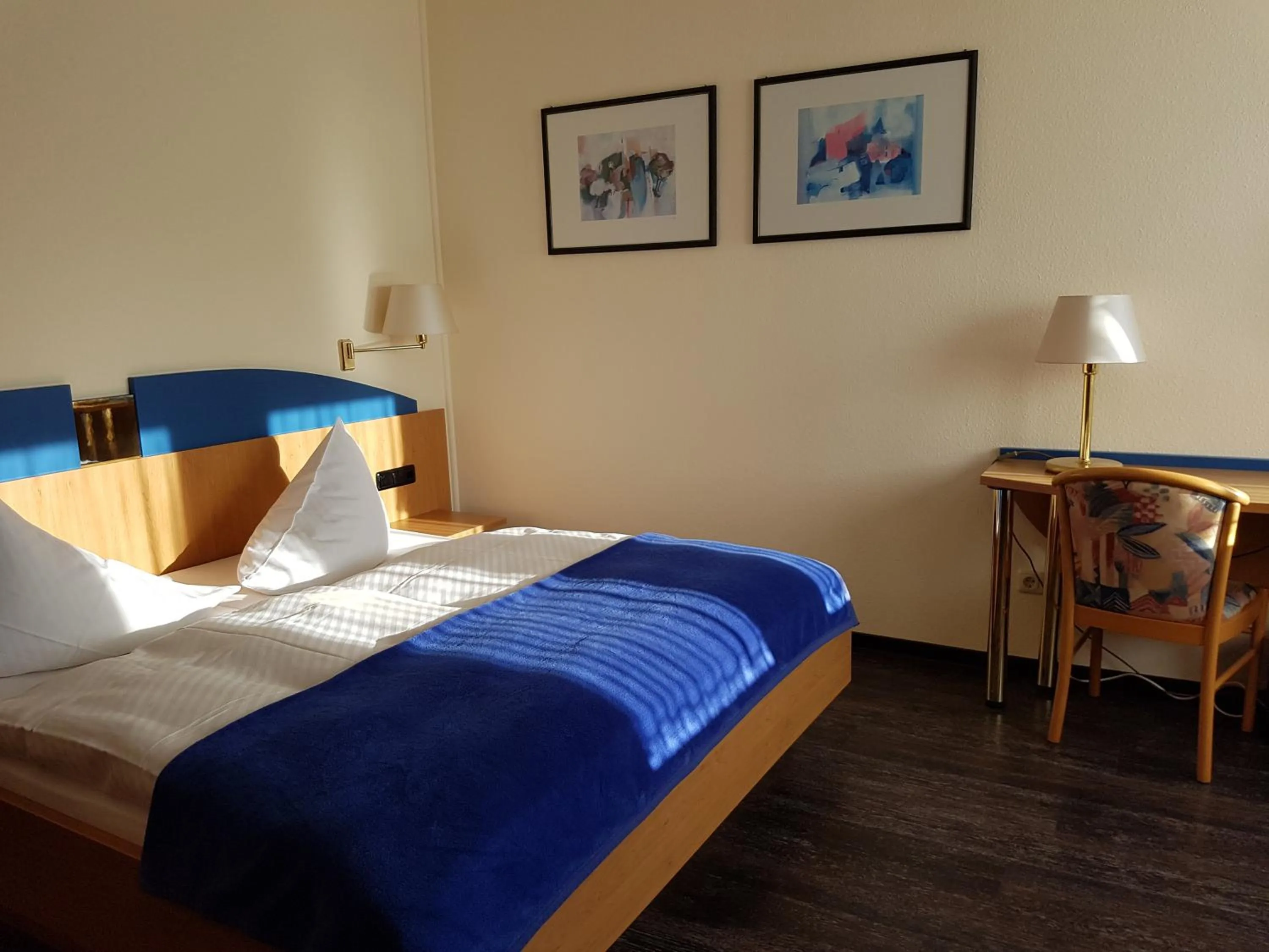 Photo of the whole room, Bed in Hotel Zum Anger