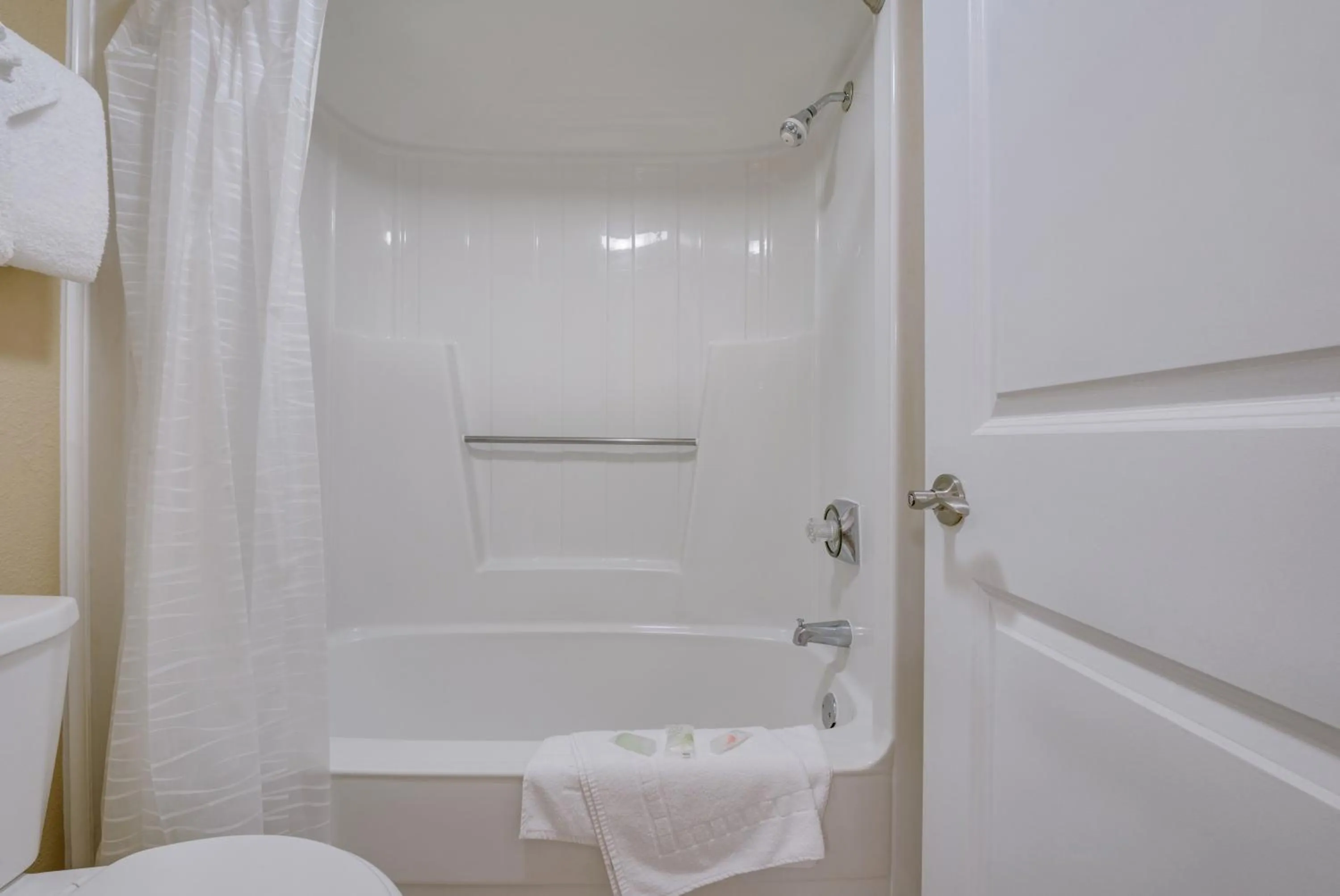 Bathroom in Direct oceanfront, separate bedroom condo, 9th floor, unbelievable views!