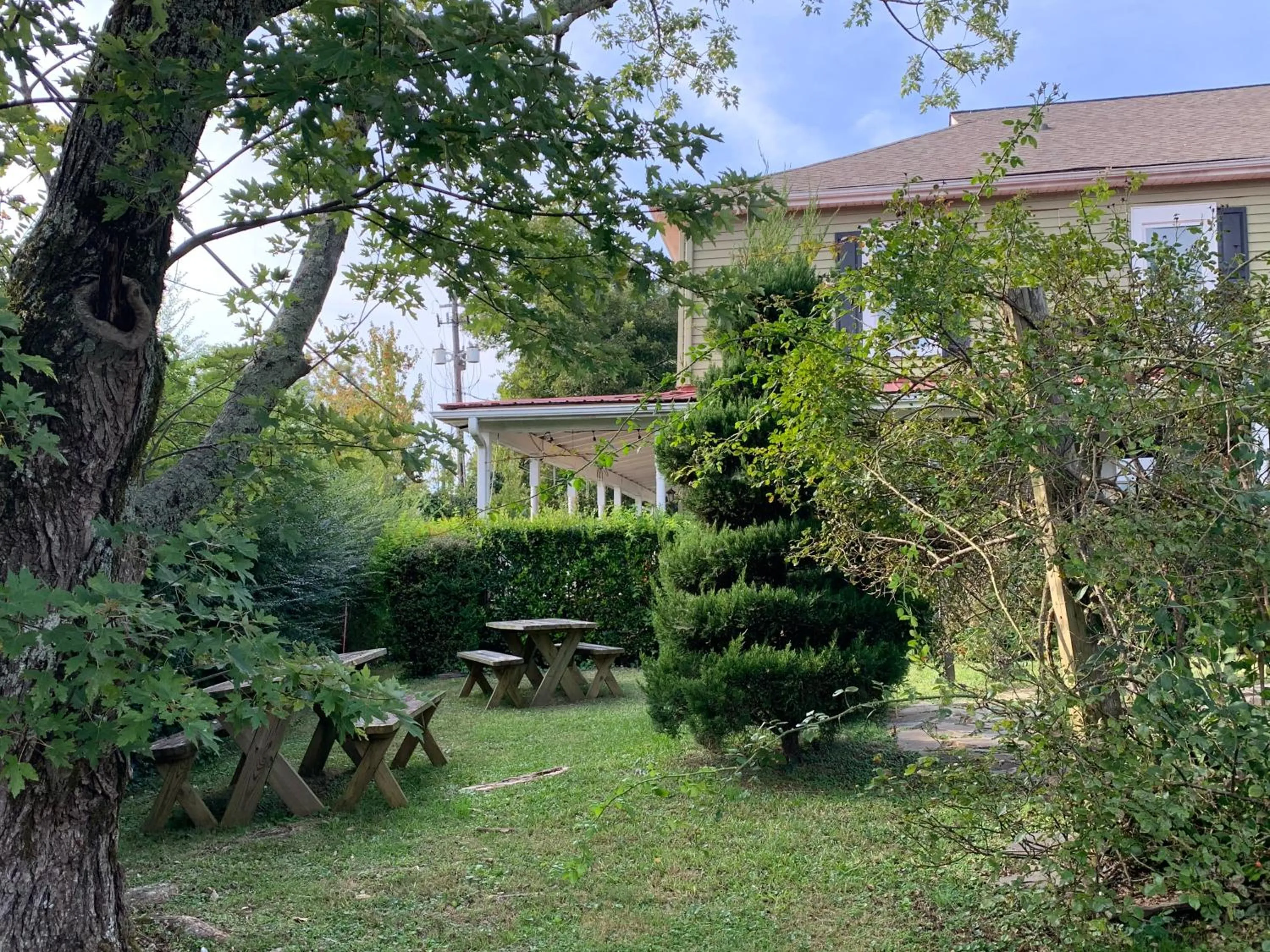 Woodbridge Inn & Tavern