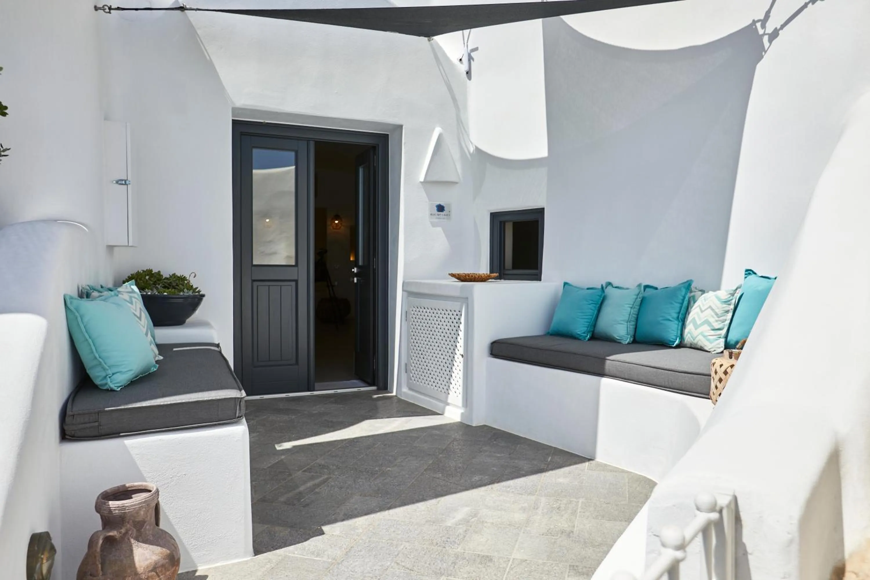 Patio in Blue Art Caves