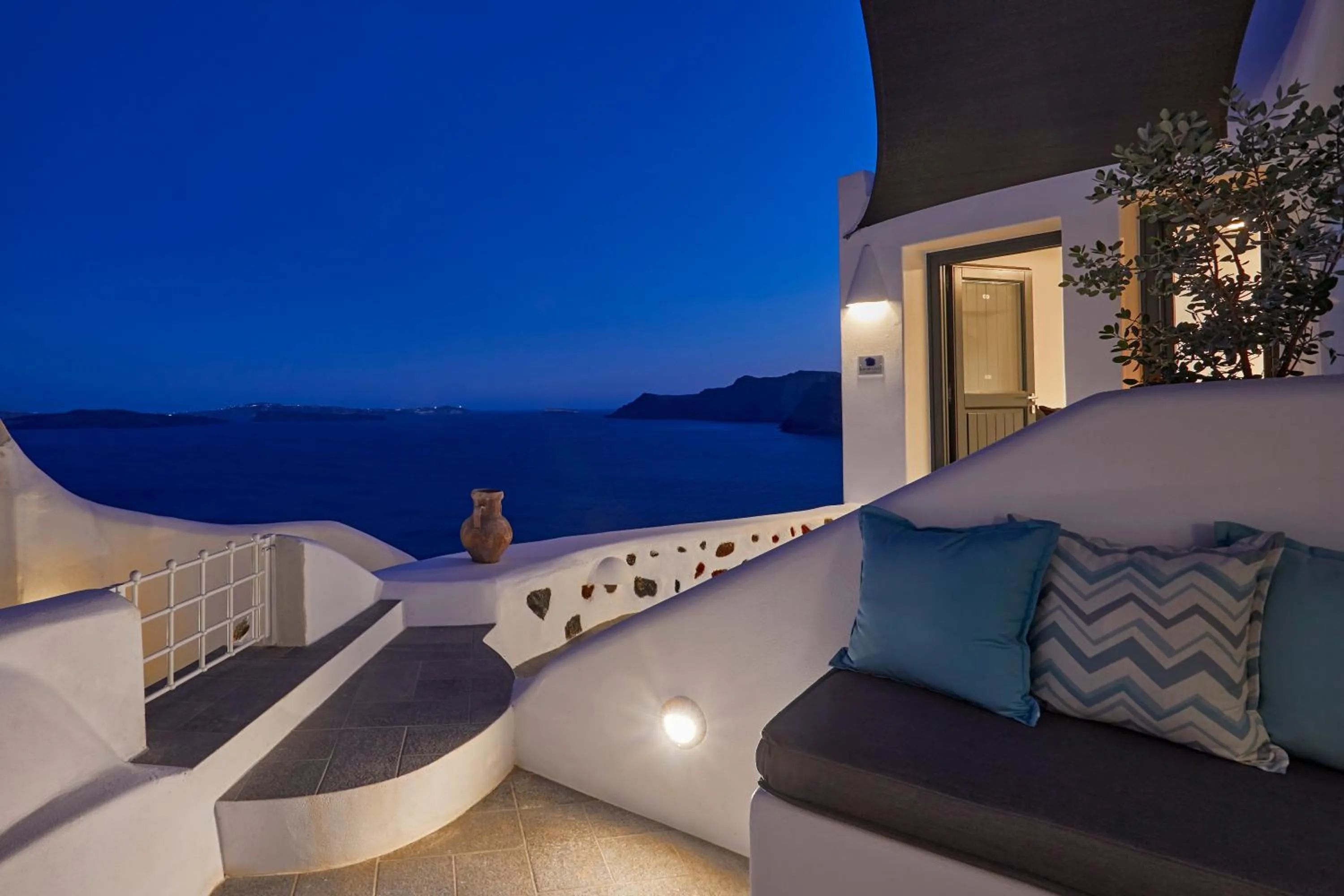 Patio in Blue Art Caves