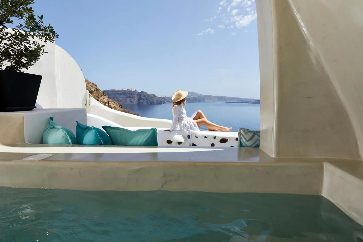 Hot Tub in Blue Art Caves