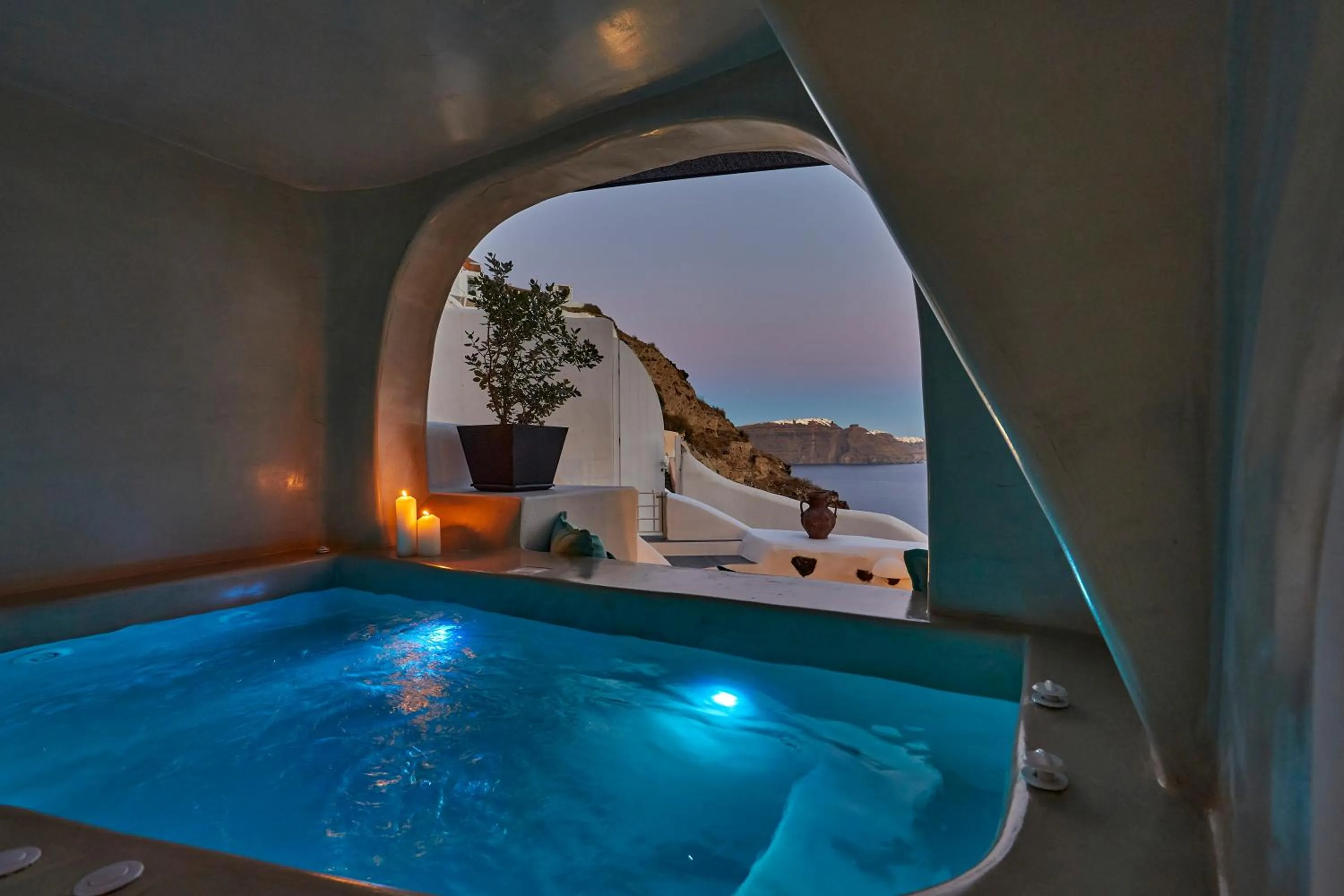 Hot Tub in Blue Art Caves