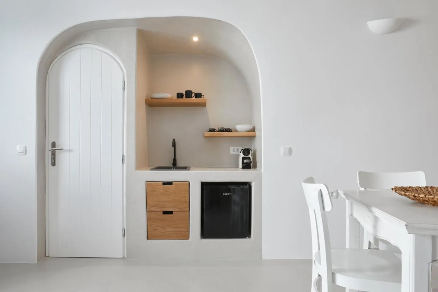 Kitchen or kitchenette in Blue Art Caves