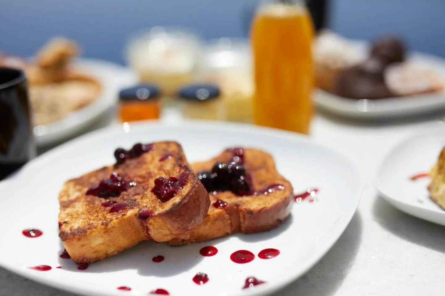 Breakfast in Blue Art Caves