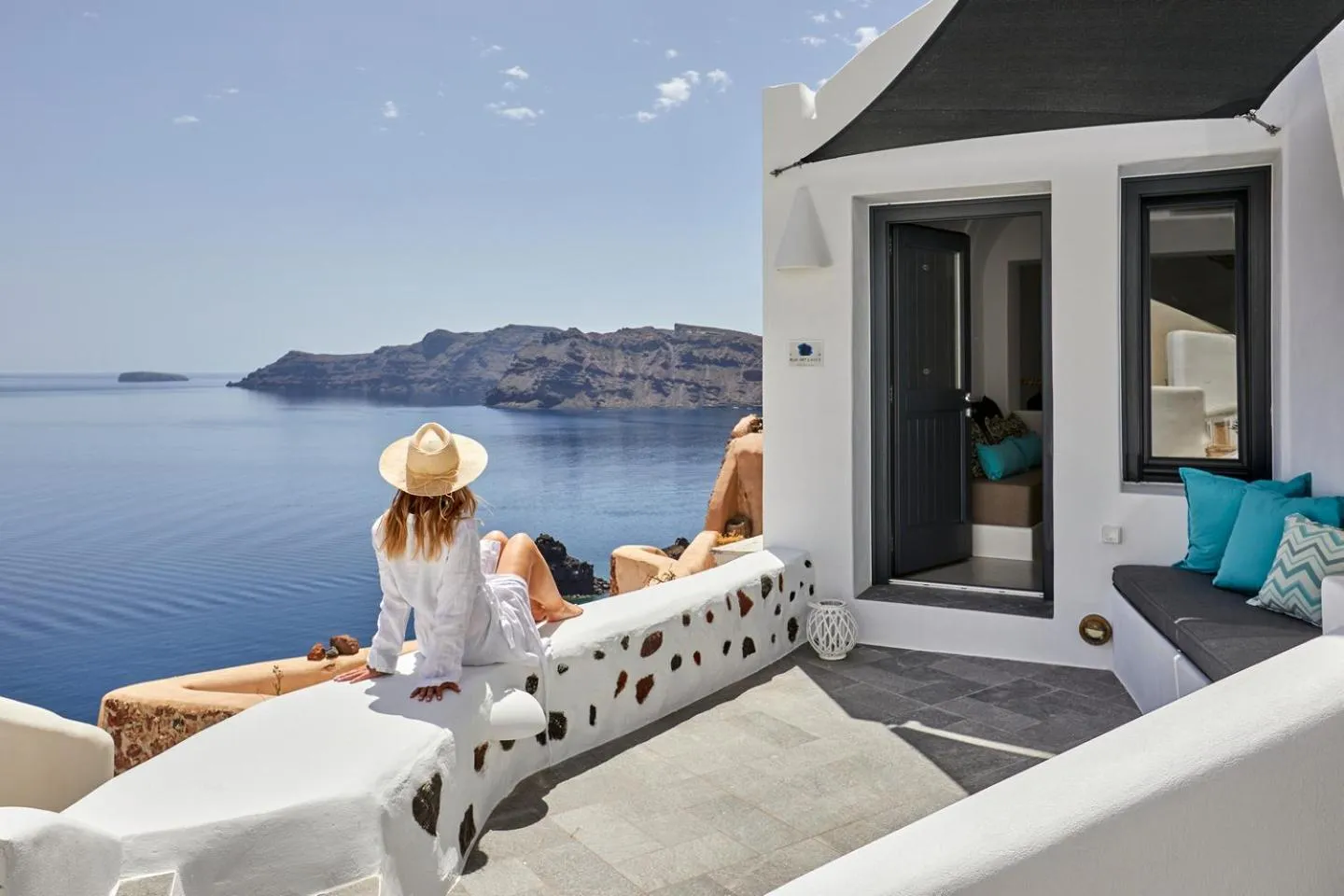 Property building in Blue Art Caves