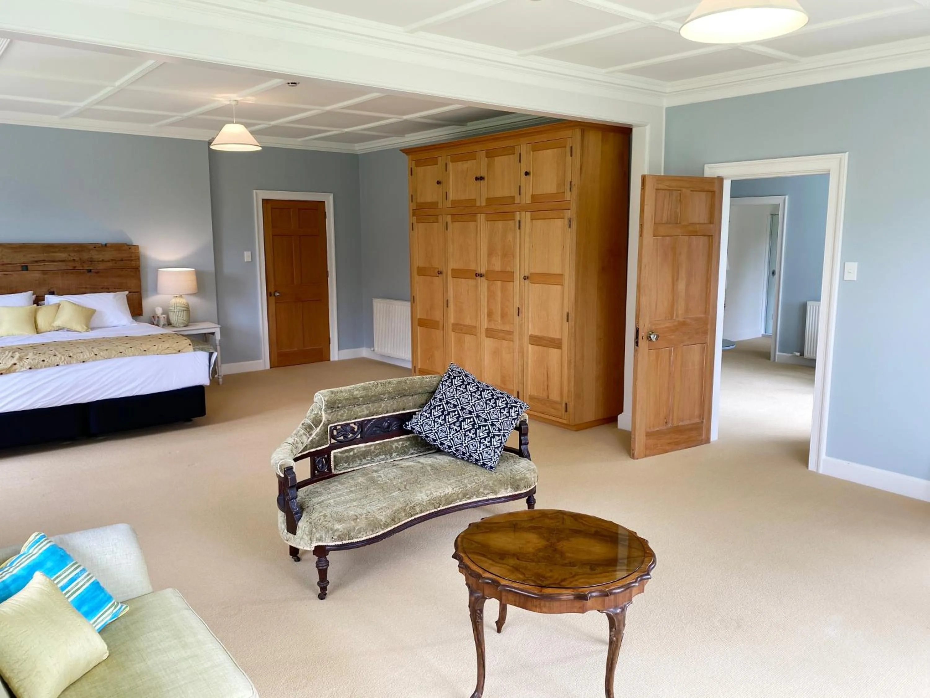 Bed in Tipapa Estate