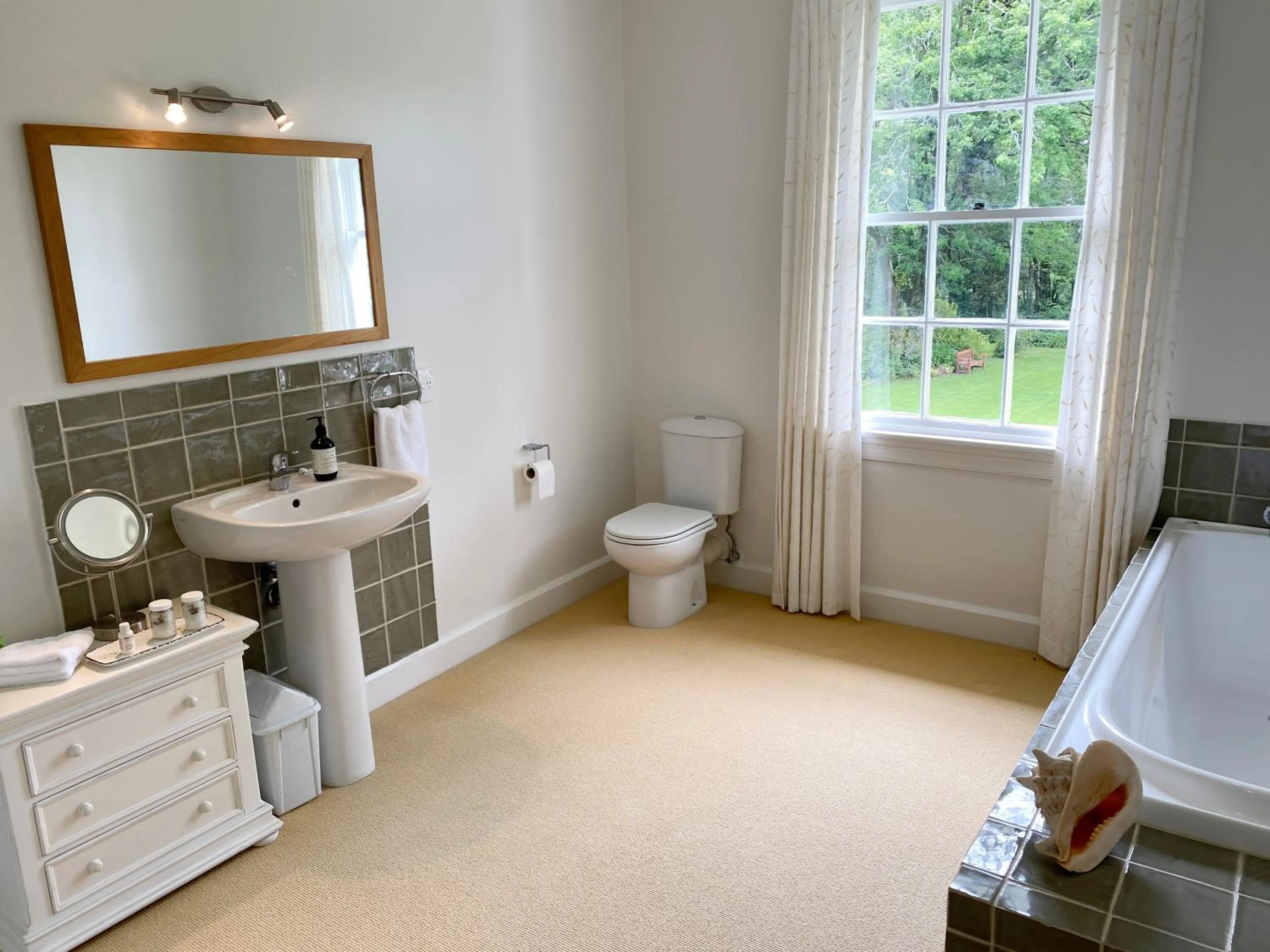 Bathroom in Tipapa Estate