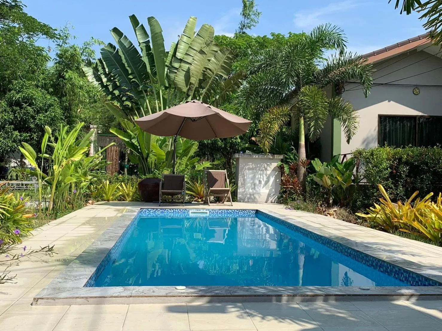 Swimming pool in Long Lake Resort