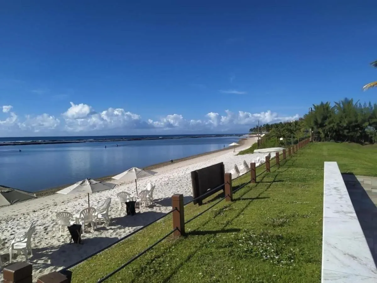 Sea view in Muro Alto Marupiara Suítes