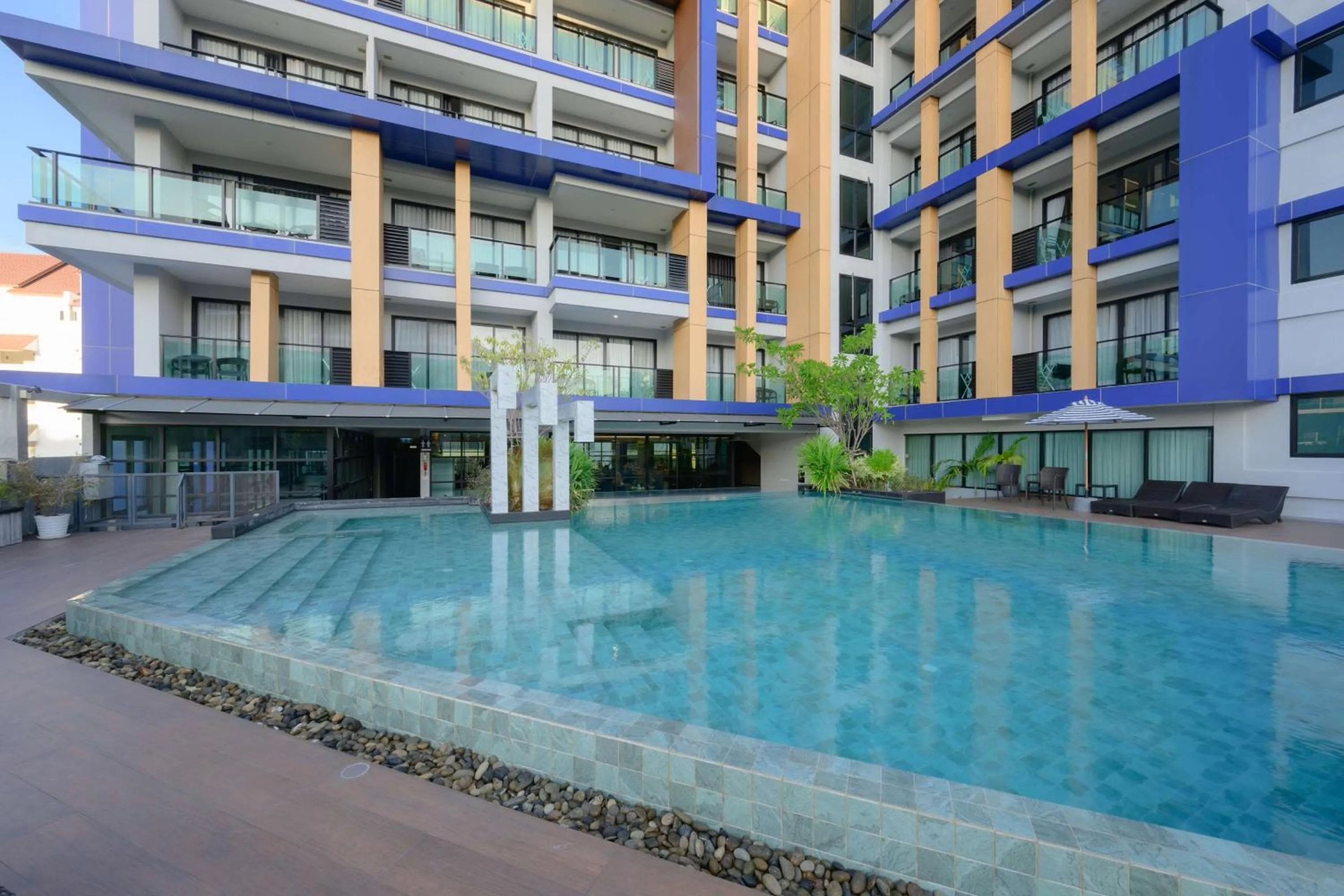 Pool view in Lewit Hotel Pattaya, a member of Radisson Individuals