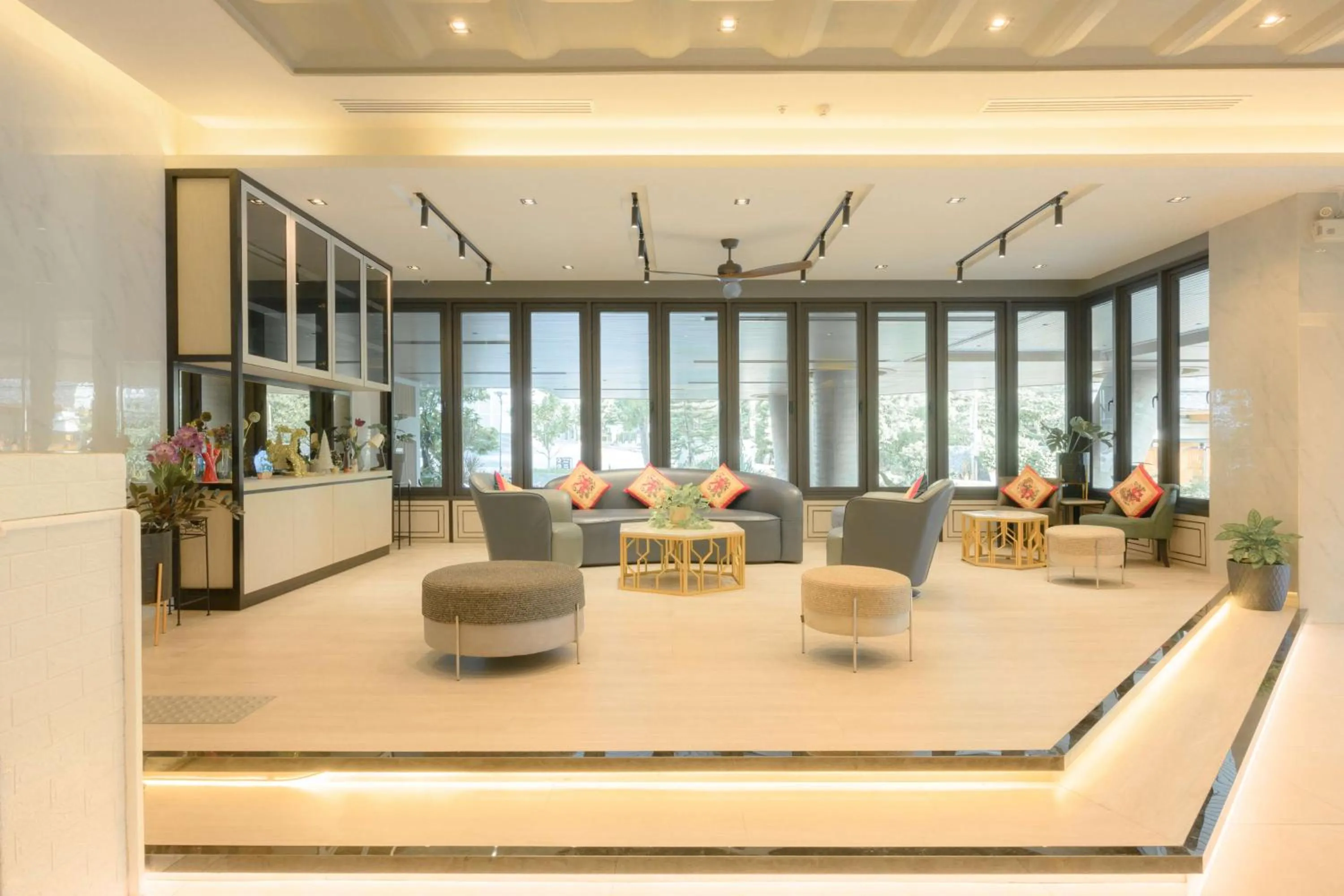 Lobby or reception in Lewit Hotel Pattaya, a member of Radisson Individuals