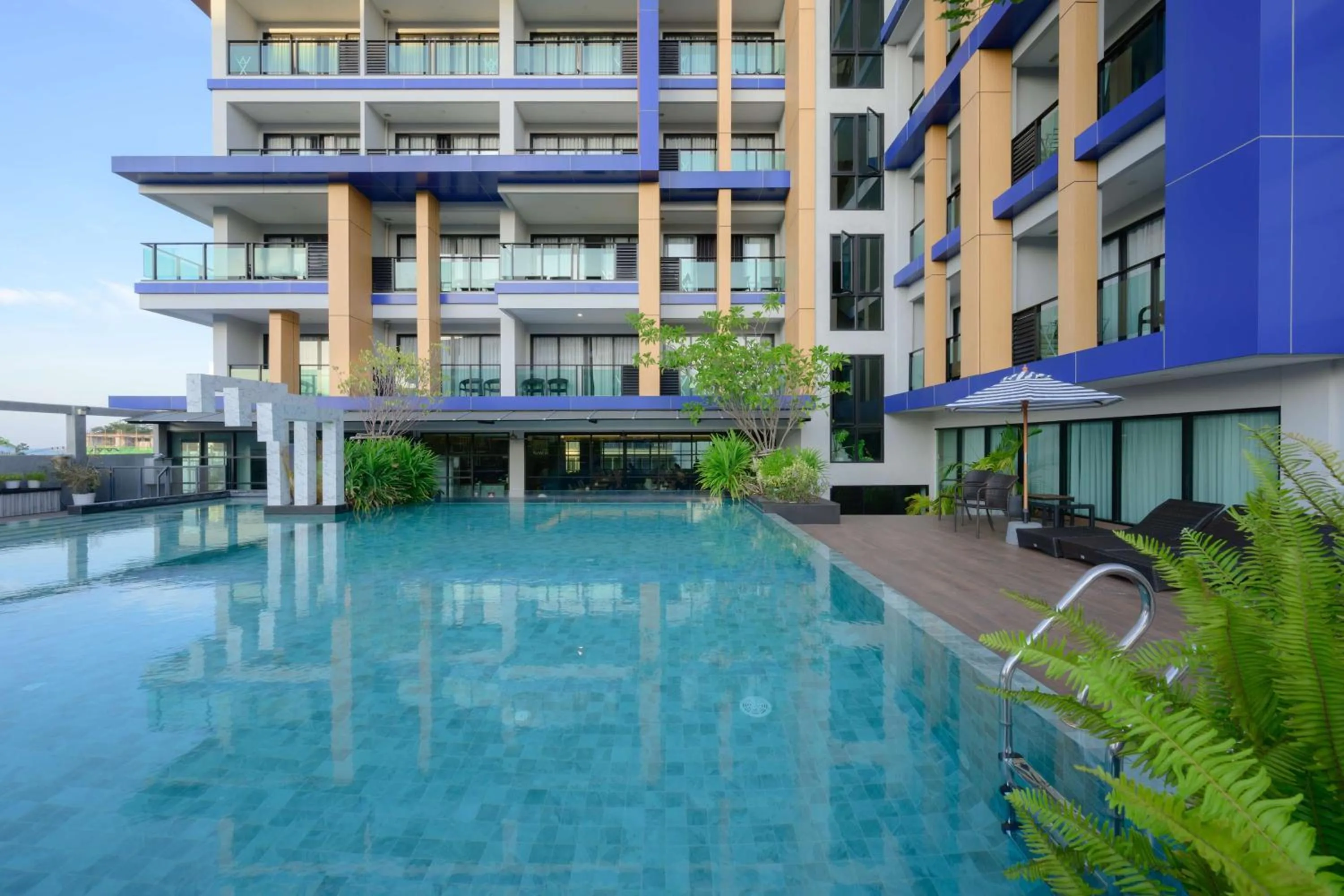 Pool view in Lewit Hotel Pattaya, a member of Radisson Individuals