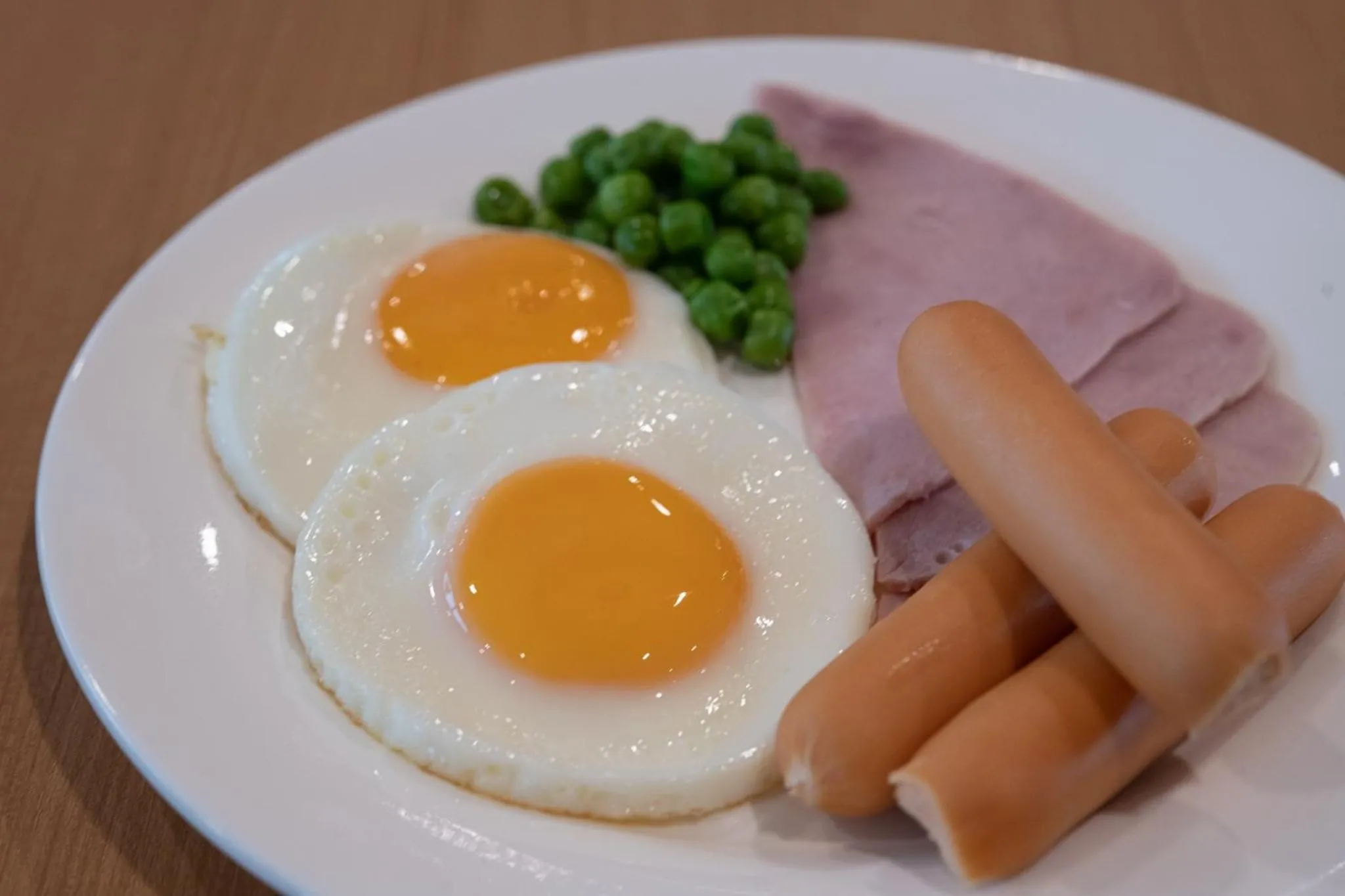 Food and drinks in Lewit Hotel Pattaya, a member of Radisson Individuals