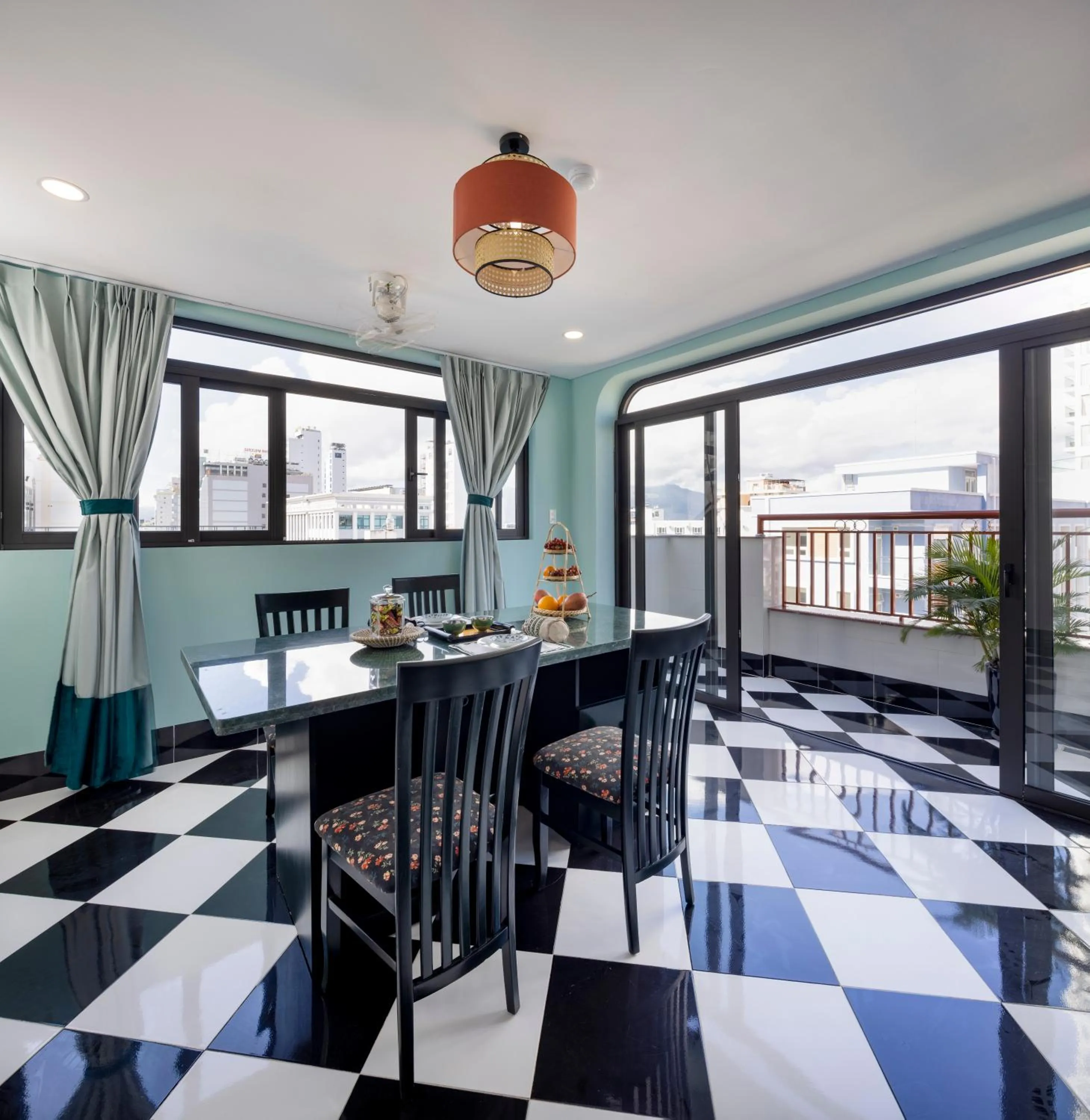 Dining area in Heritage Boutique Sierra Legend