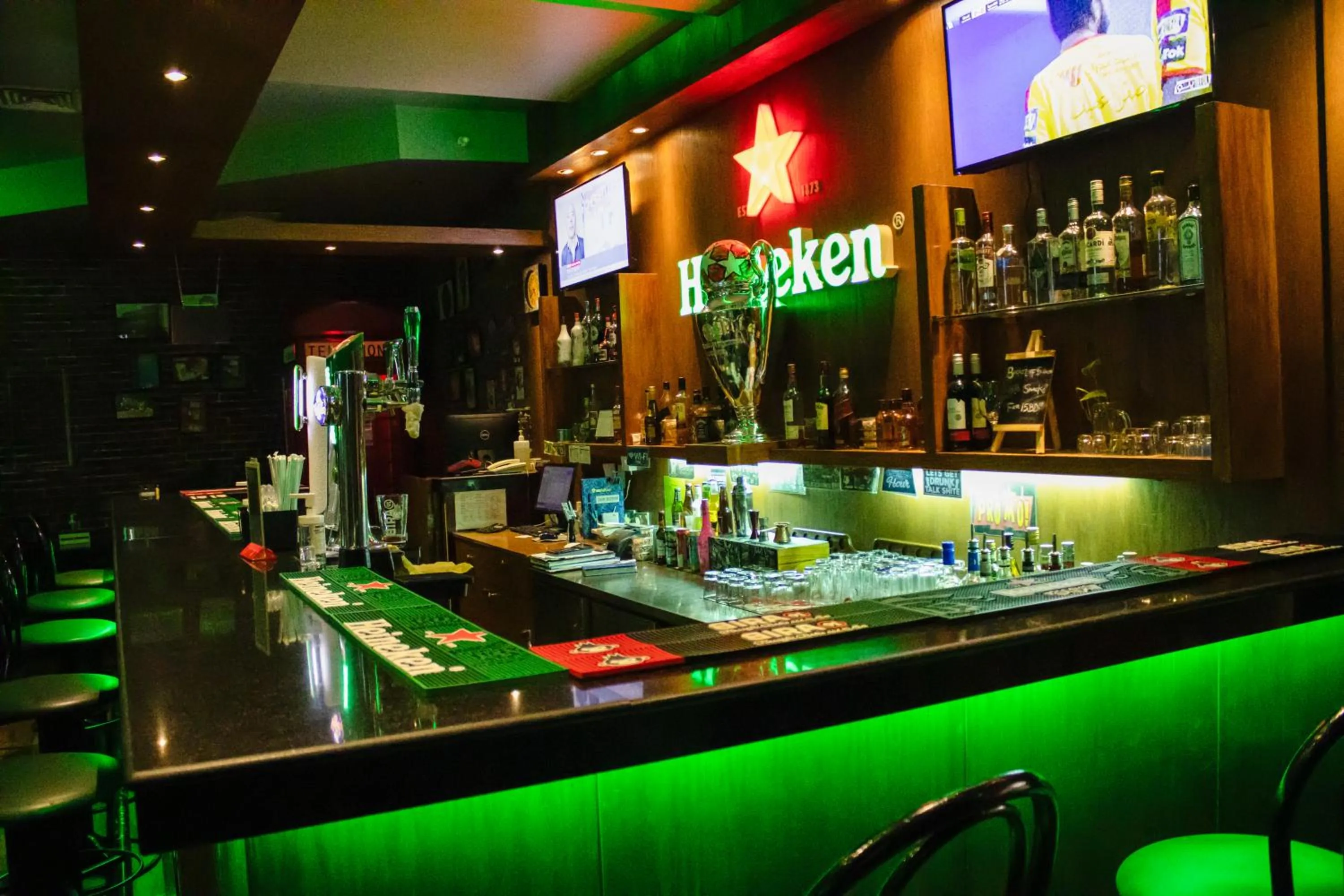 Lounge or bar in Delmon International Hotel