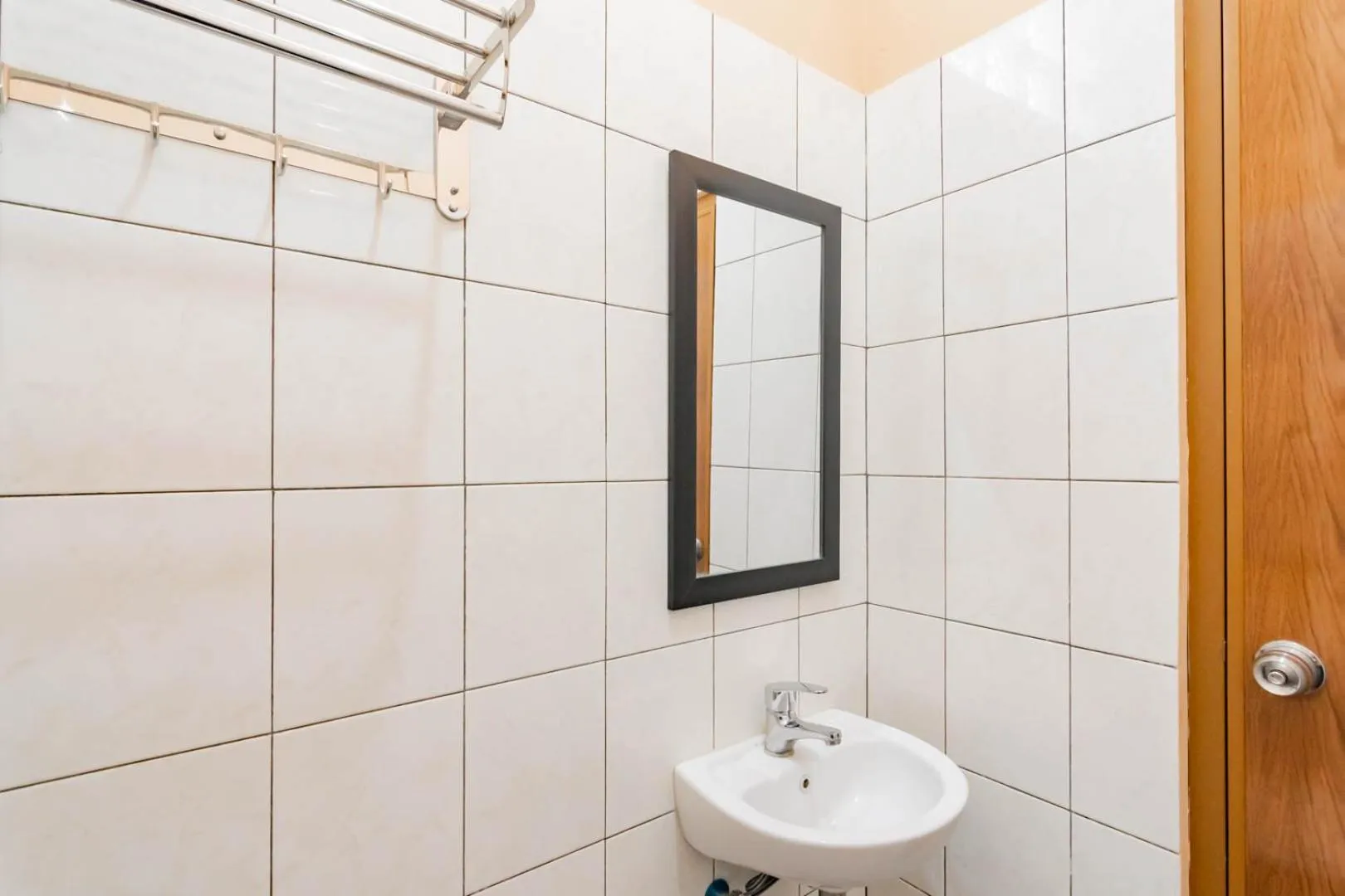 Bathroom in Shofy Guest House Mitra RedDoorz