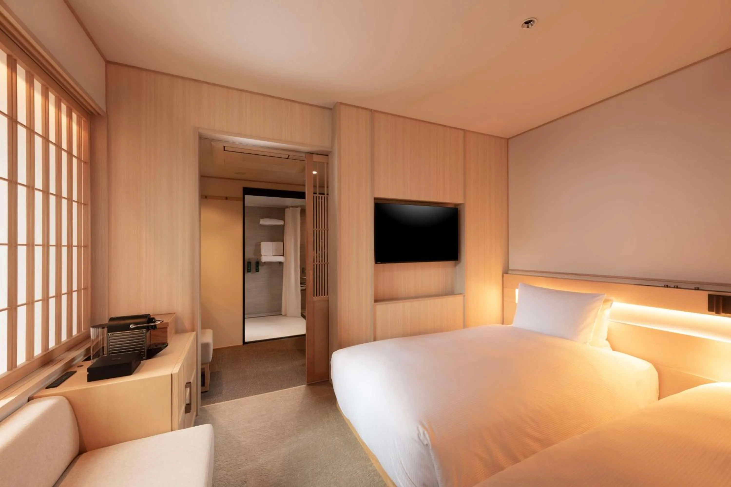 Bed in DoubleTree by Hilton Kyoto Higashiyama