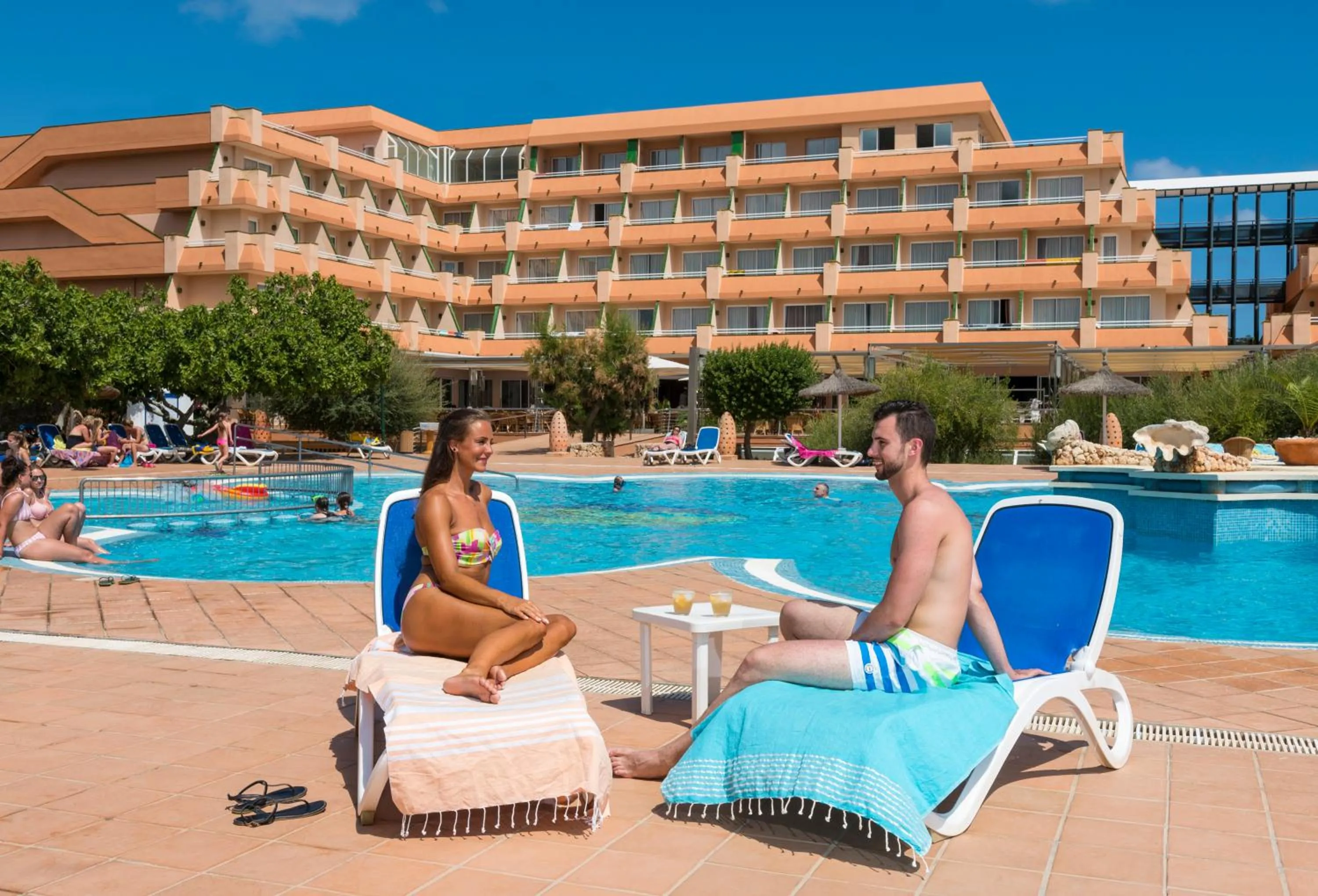 Swimming pool in Hotel Mariant Park
