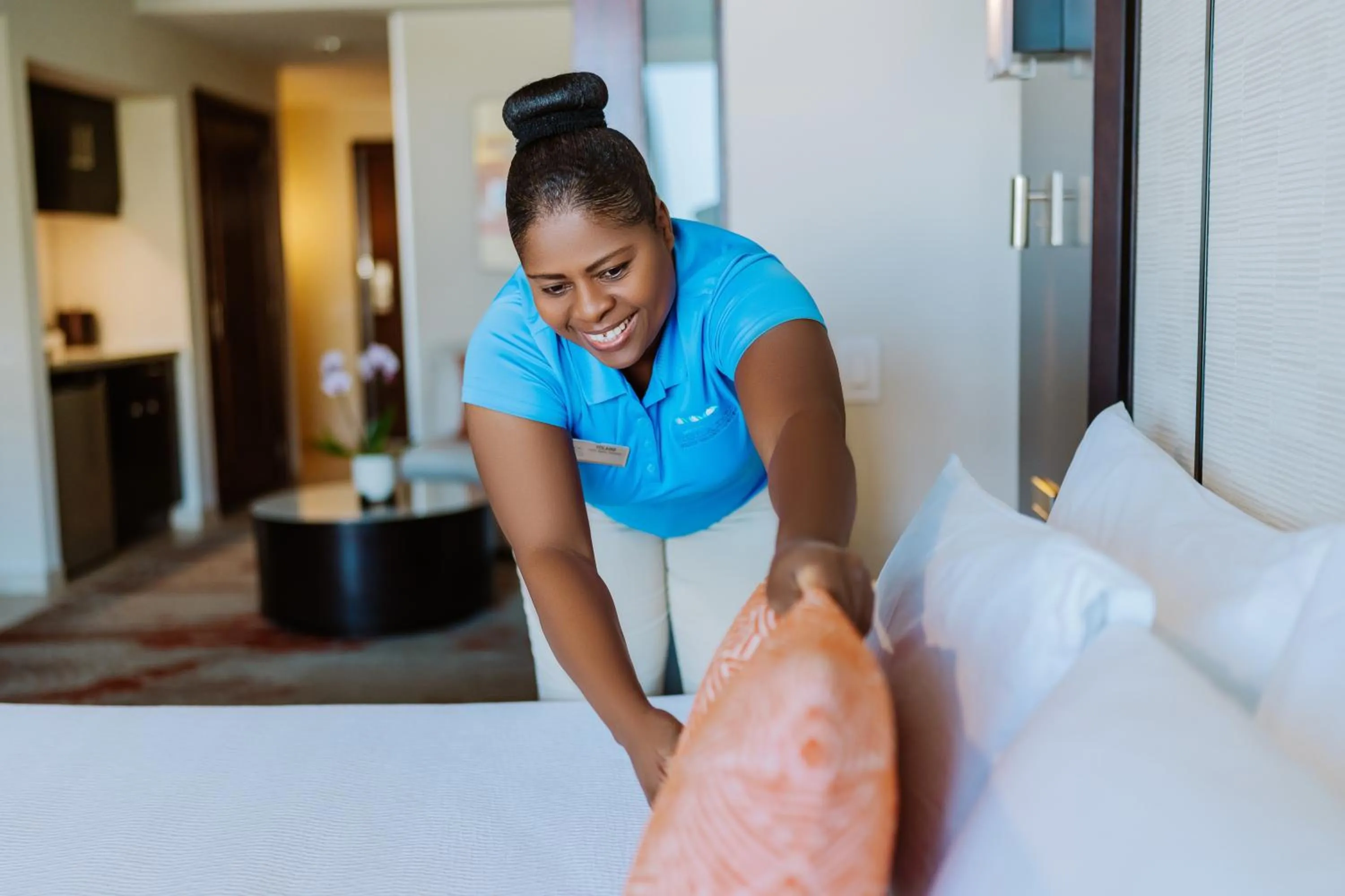 Staff, Bed in Bucuti & Tara Boutique Beach Resort - Adult Only