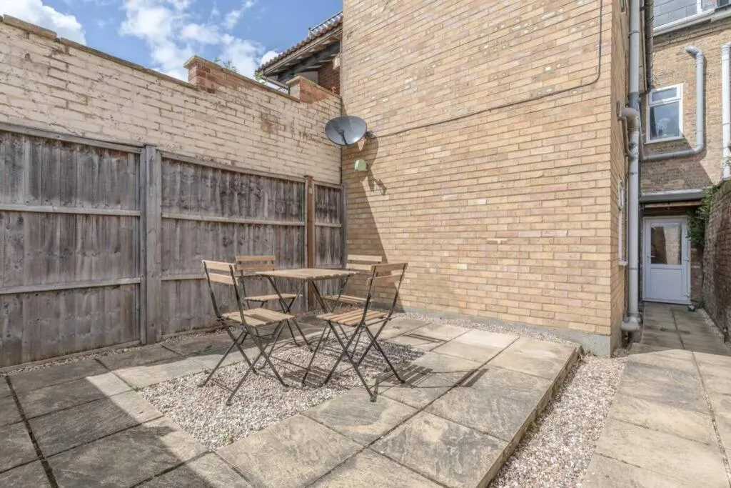 Stylish Apartment 5 min Walk to Castle