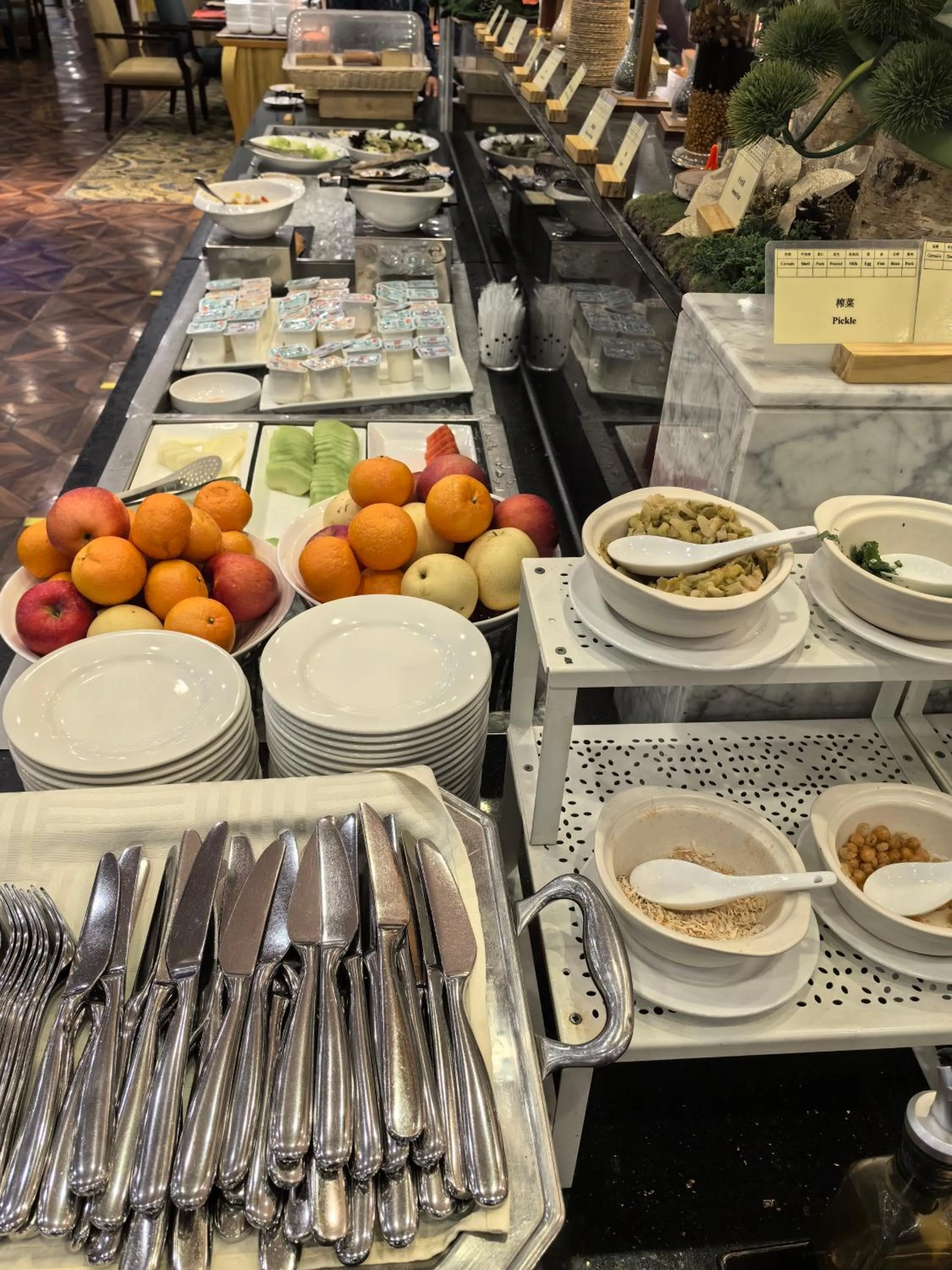 Breakfast in Holiday Inn Temple Of Heaven Beijing by IHG