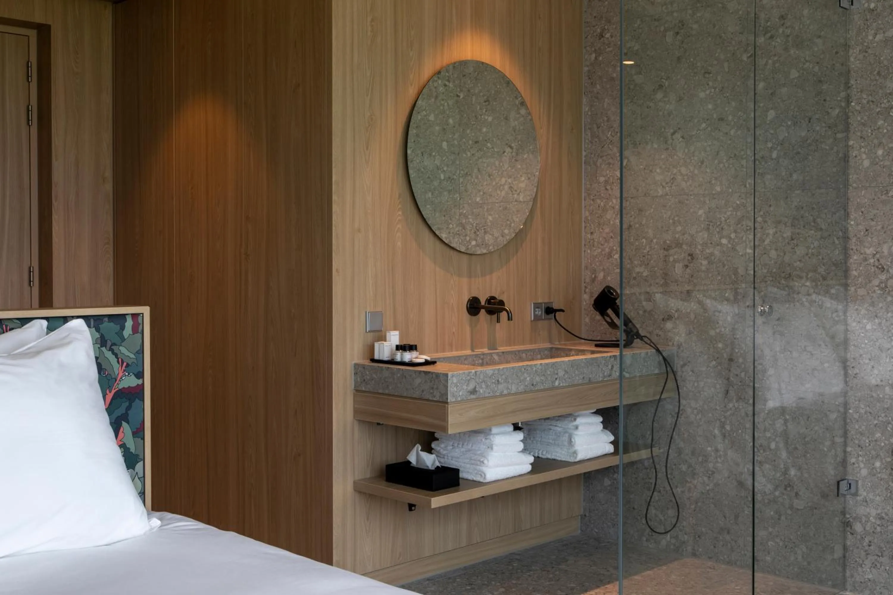 Bathroom, Bed in Van der Valk Hotel Deventer