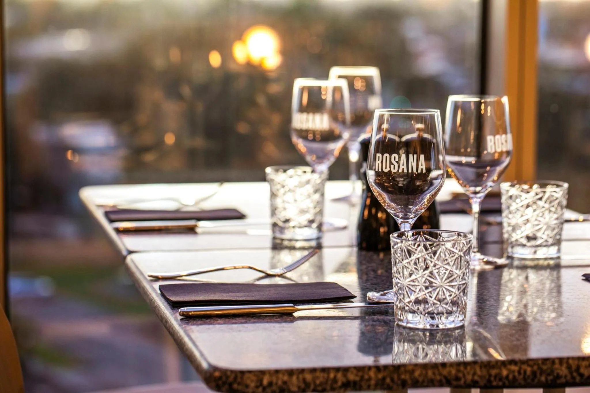 Restaurant/places to eat in Holiday Inn Werribee by IHG