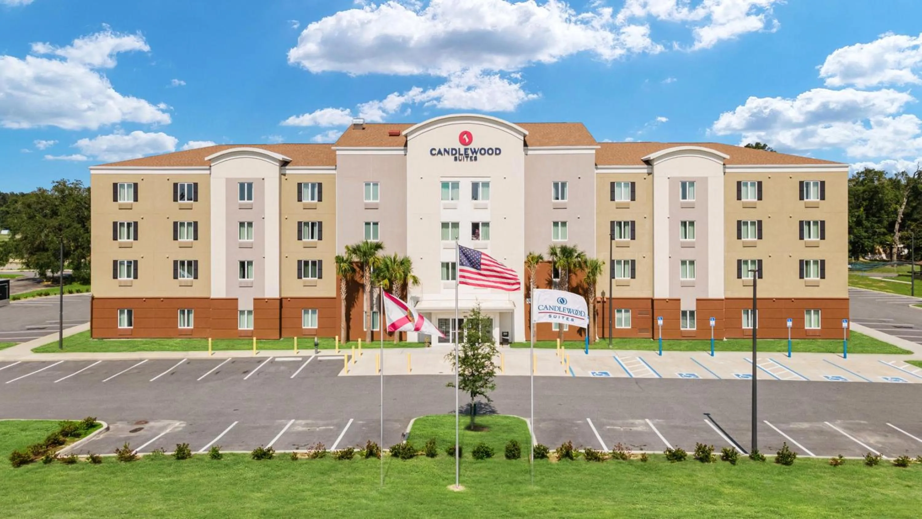 Property building in Candlewood Suites - Ocala I-75 by IHG