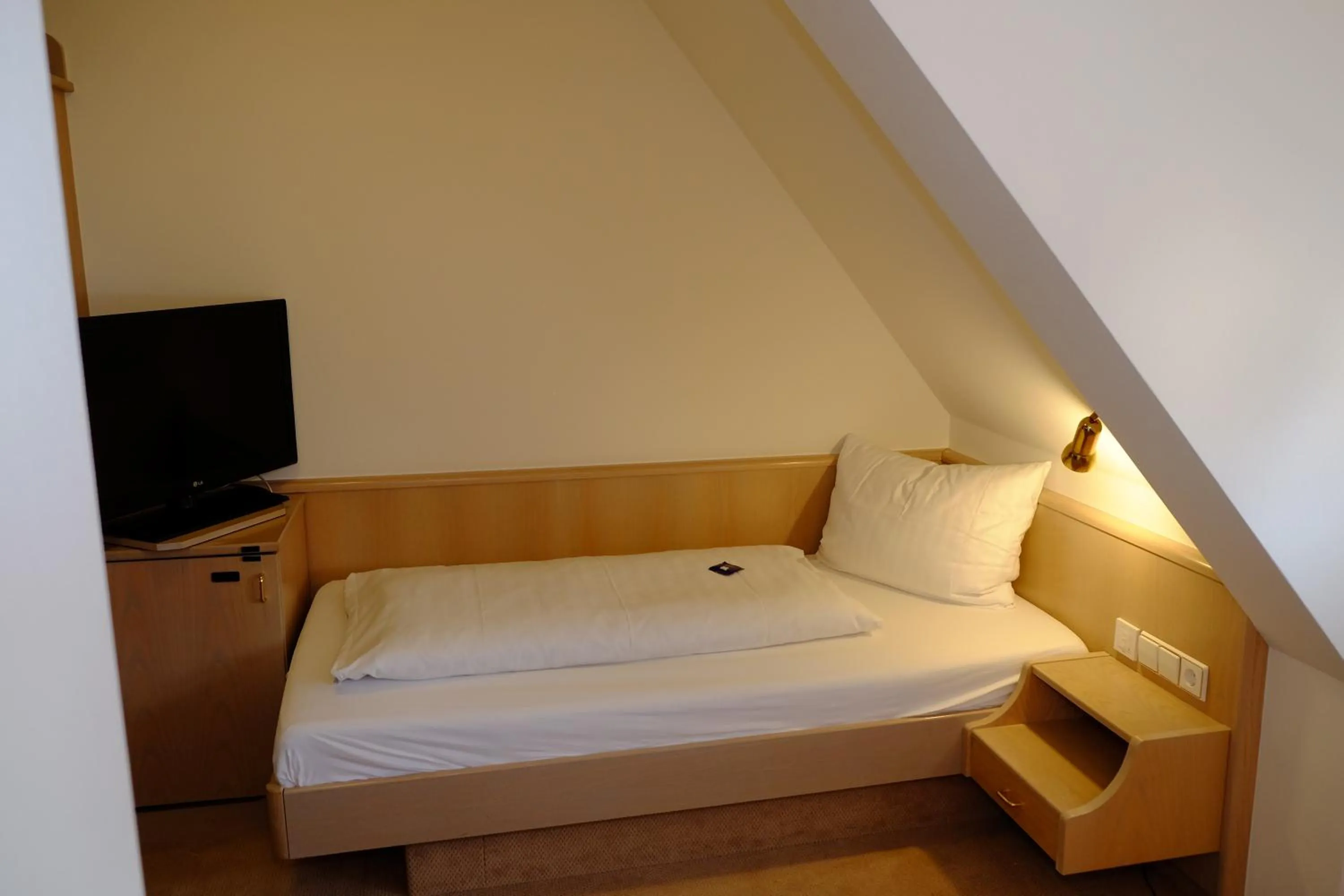 Photo of the whole room, Bed in Flair Hotel Schwanen