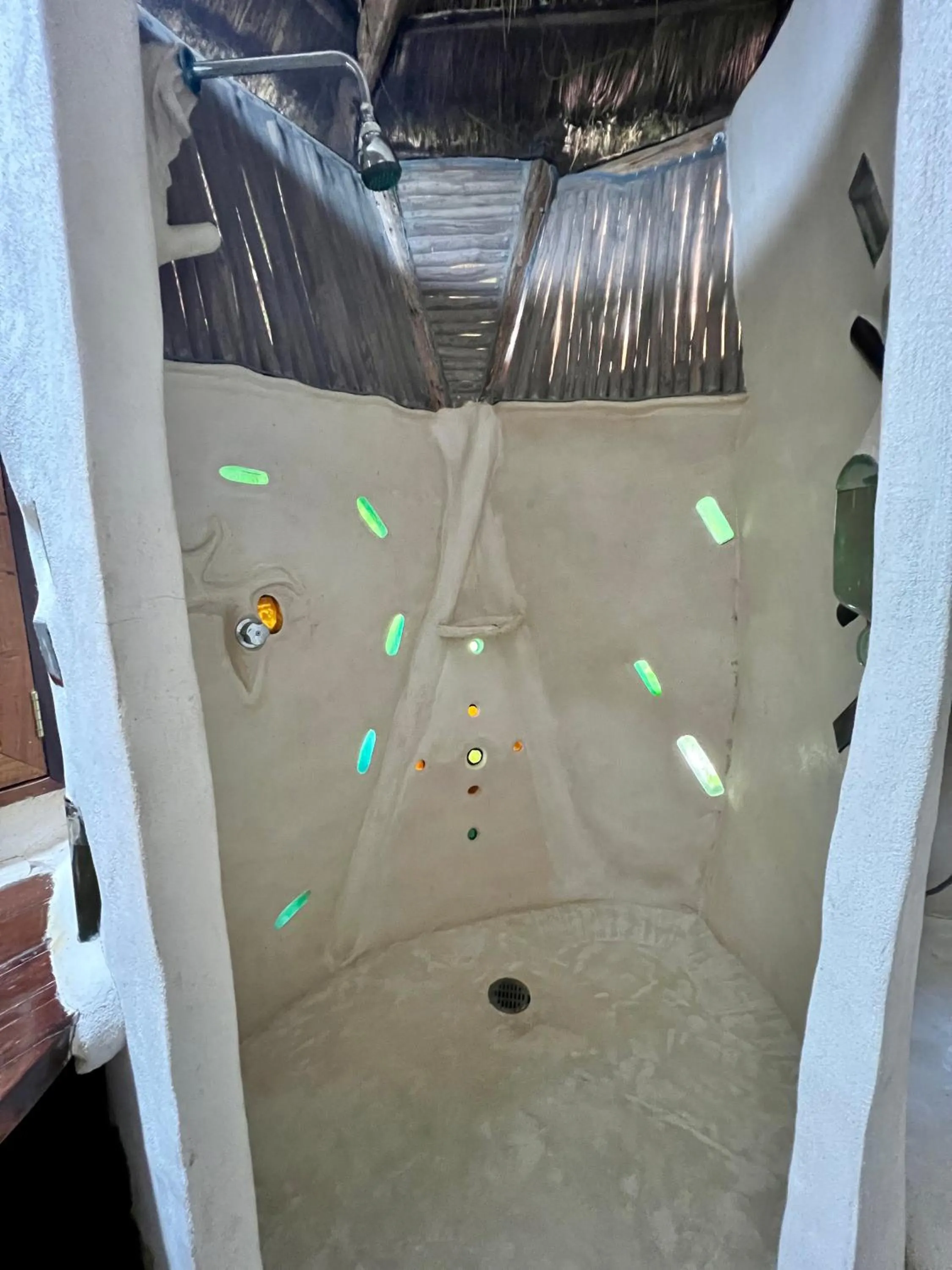 Shower in La Quinta Orquídea