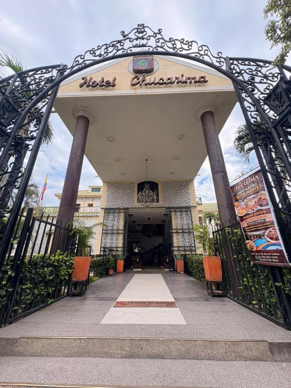 Facade/entrance in Hotel Chucarima