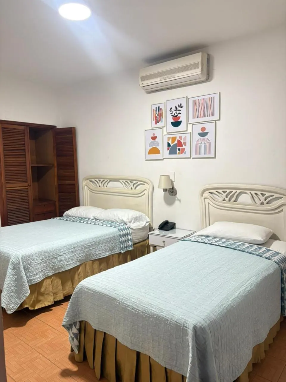 Breakfast, Bed in Hotel Chucarima