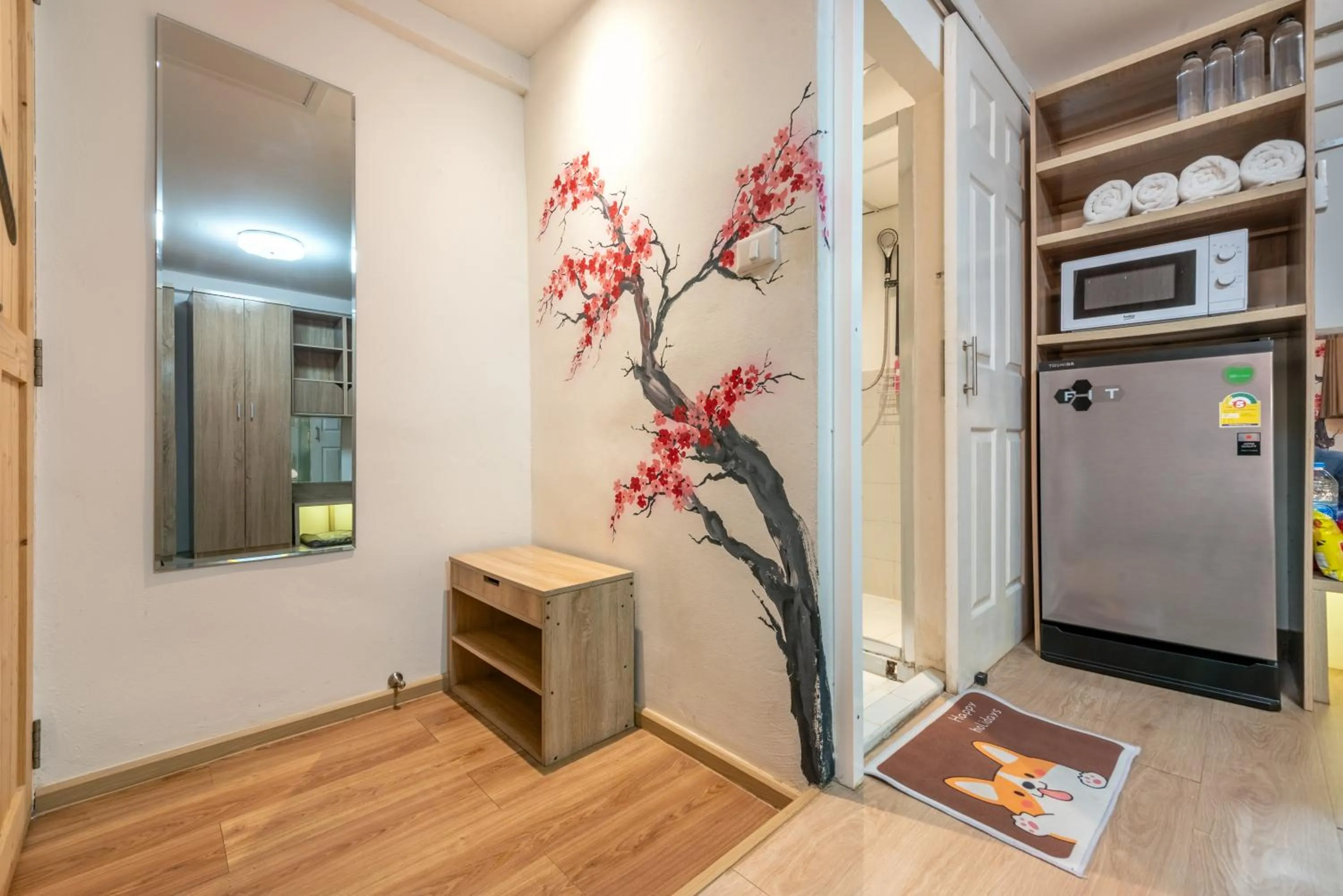 microwave in โรงแรมชิบะรูม นครราชสีมา สาขามหาวิทยาลัยเทคโนโลยีสุรนารี