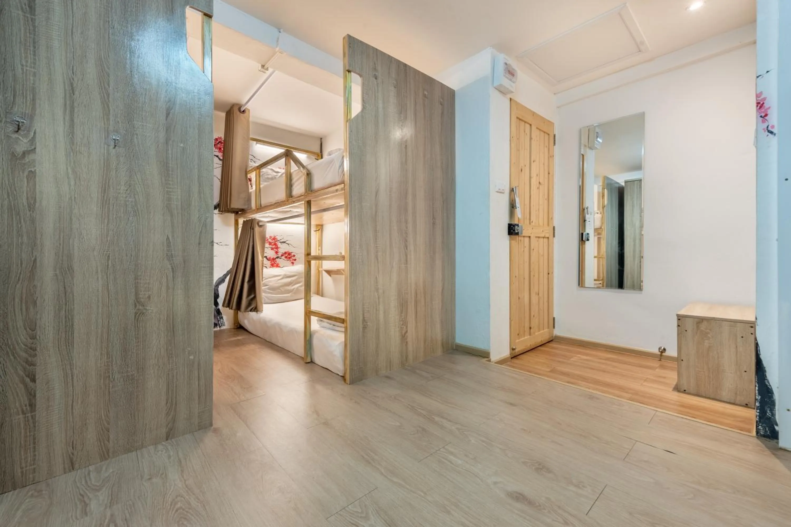 Photo of the whole room, Bed in โรงแรมชิบะรูม นครราชสีมา สาขามหาวิทยาลัยเทคโนโลยีสุรนารี