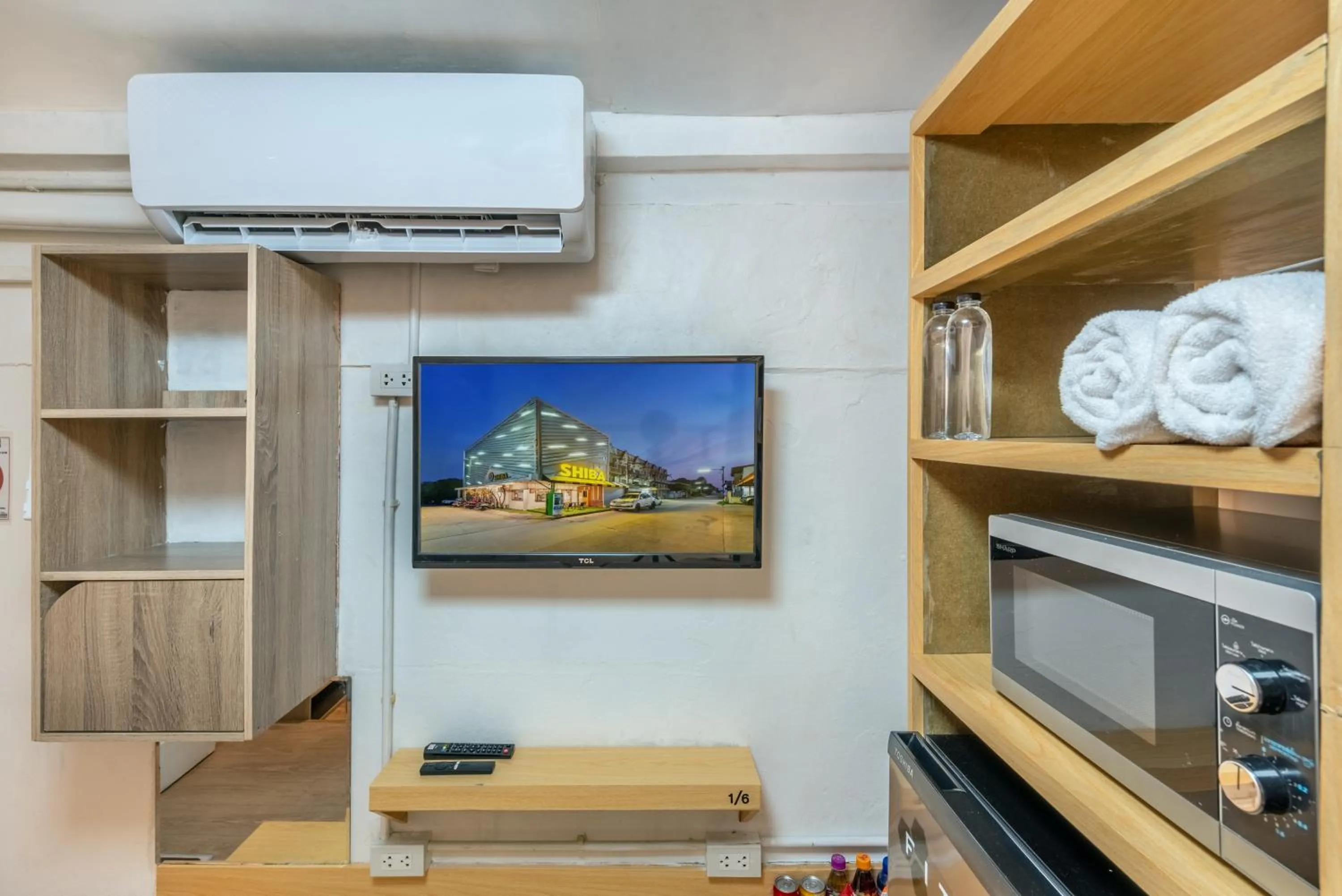 towels in โรงแรมชิบะรูม นครราชสีมา สาขามหาวิทยาลัยเทคโนโลยีสุรนารี