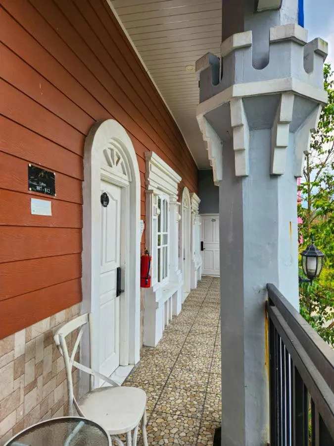 Chevilly Resort & Camp