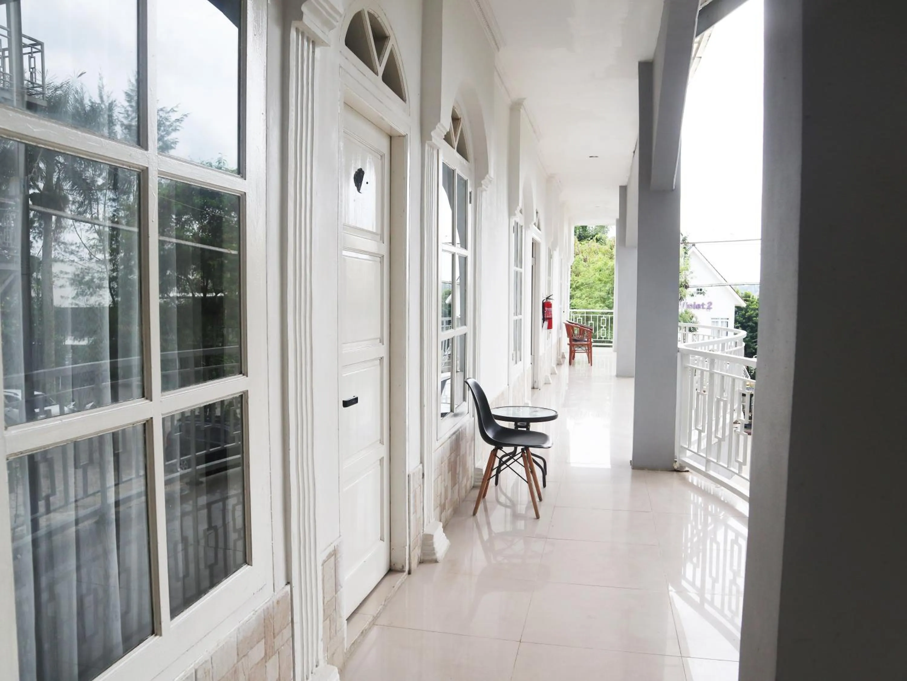 Day in Chevilly Resort & Camp