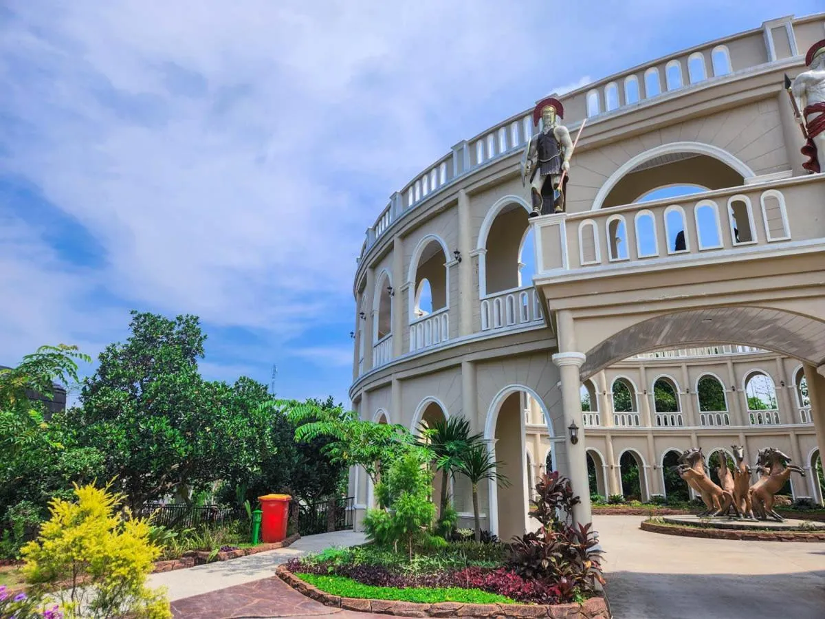 Natural landscape in Chevilly Resort & Camp