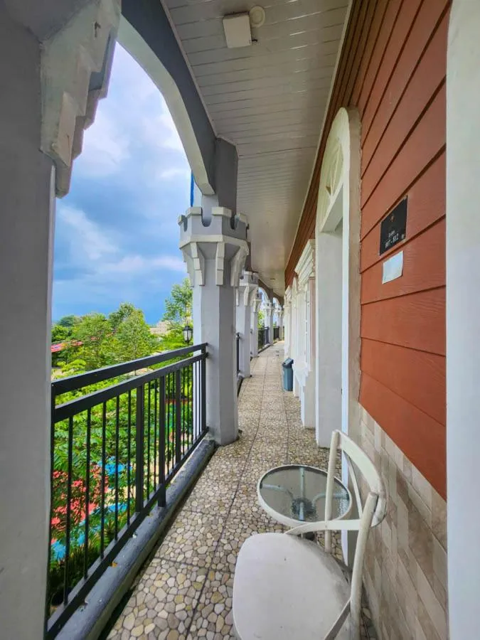 Chevilly Resort & Camp