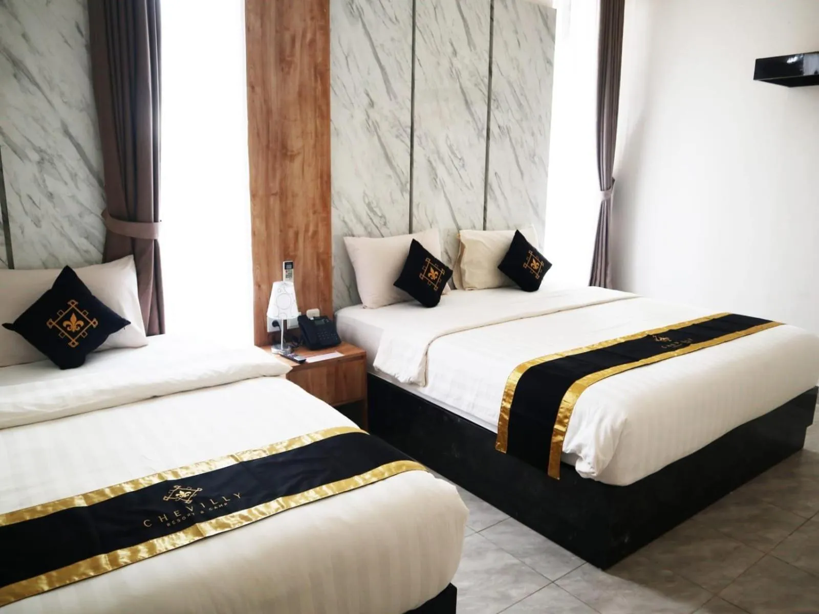 Bed in Chevilly Resort & Camp