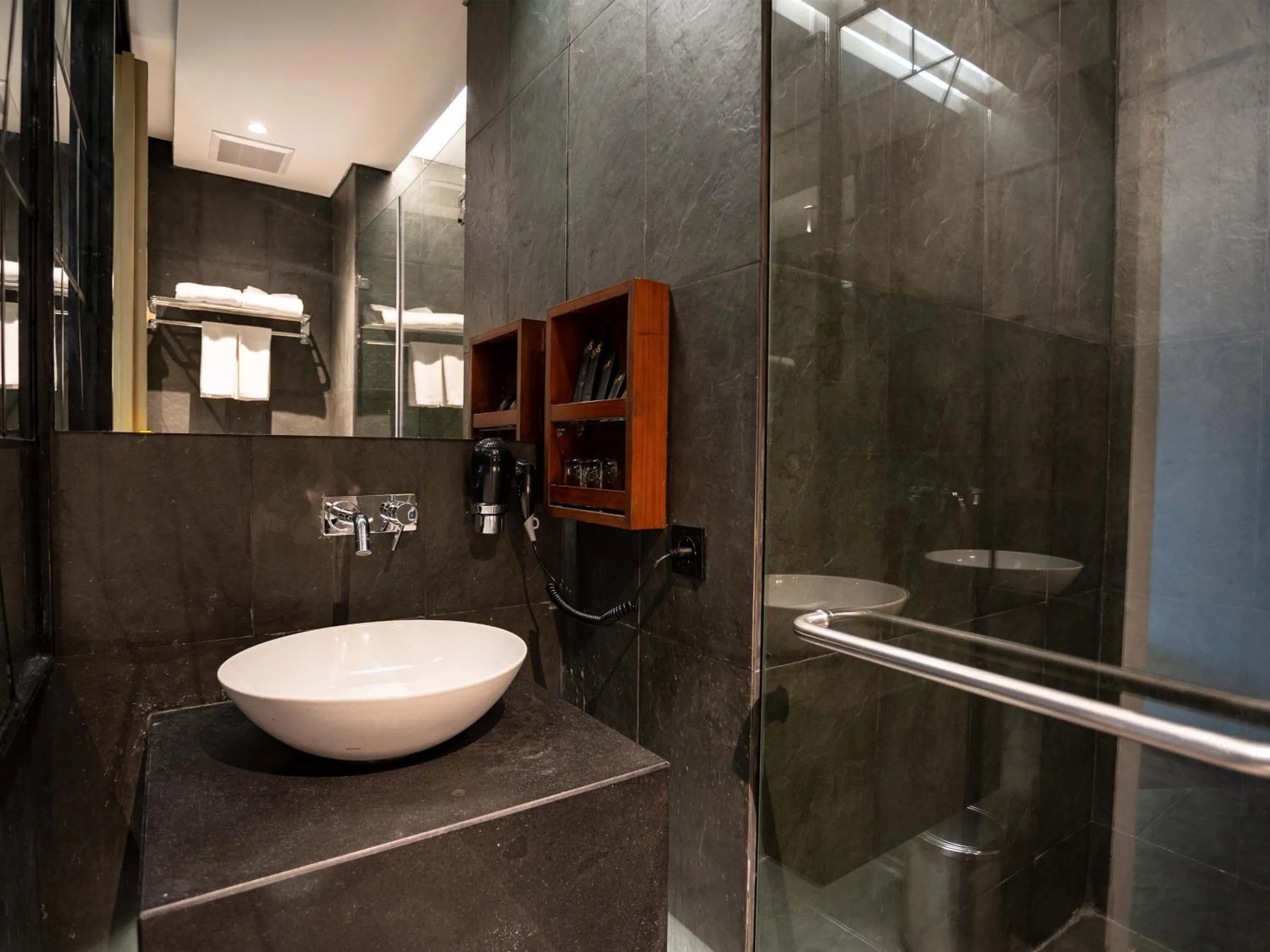 Bathroom in Rayz UMM Hotel Malang