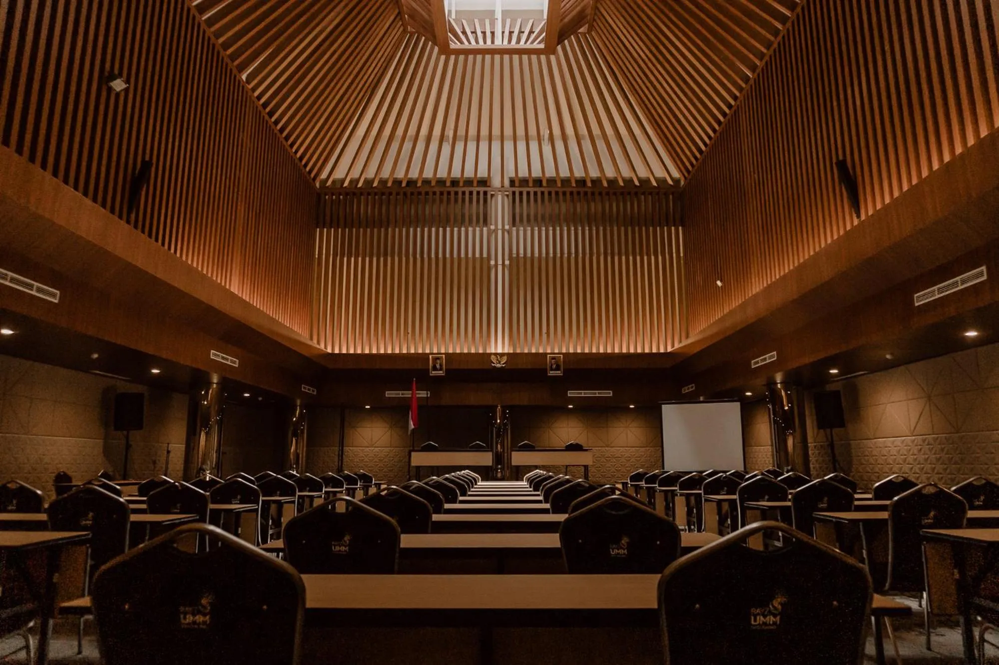 Meeting/conference room in Rayz UMM Hotel Malang