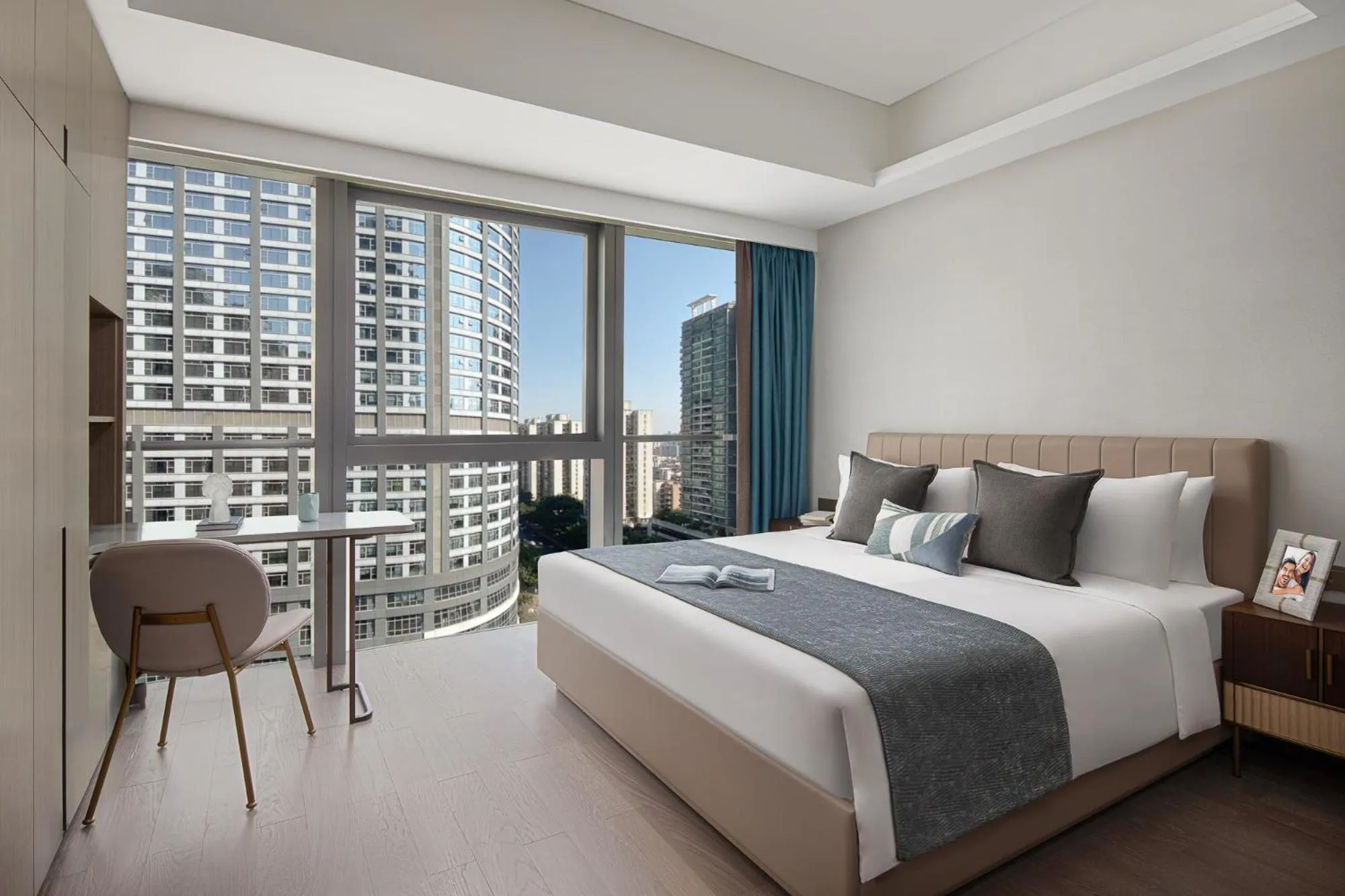 Photo of the whole room, Bed in Star Residence ICC Guangzhou