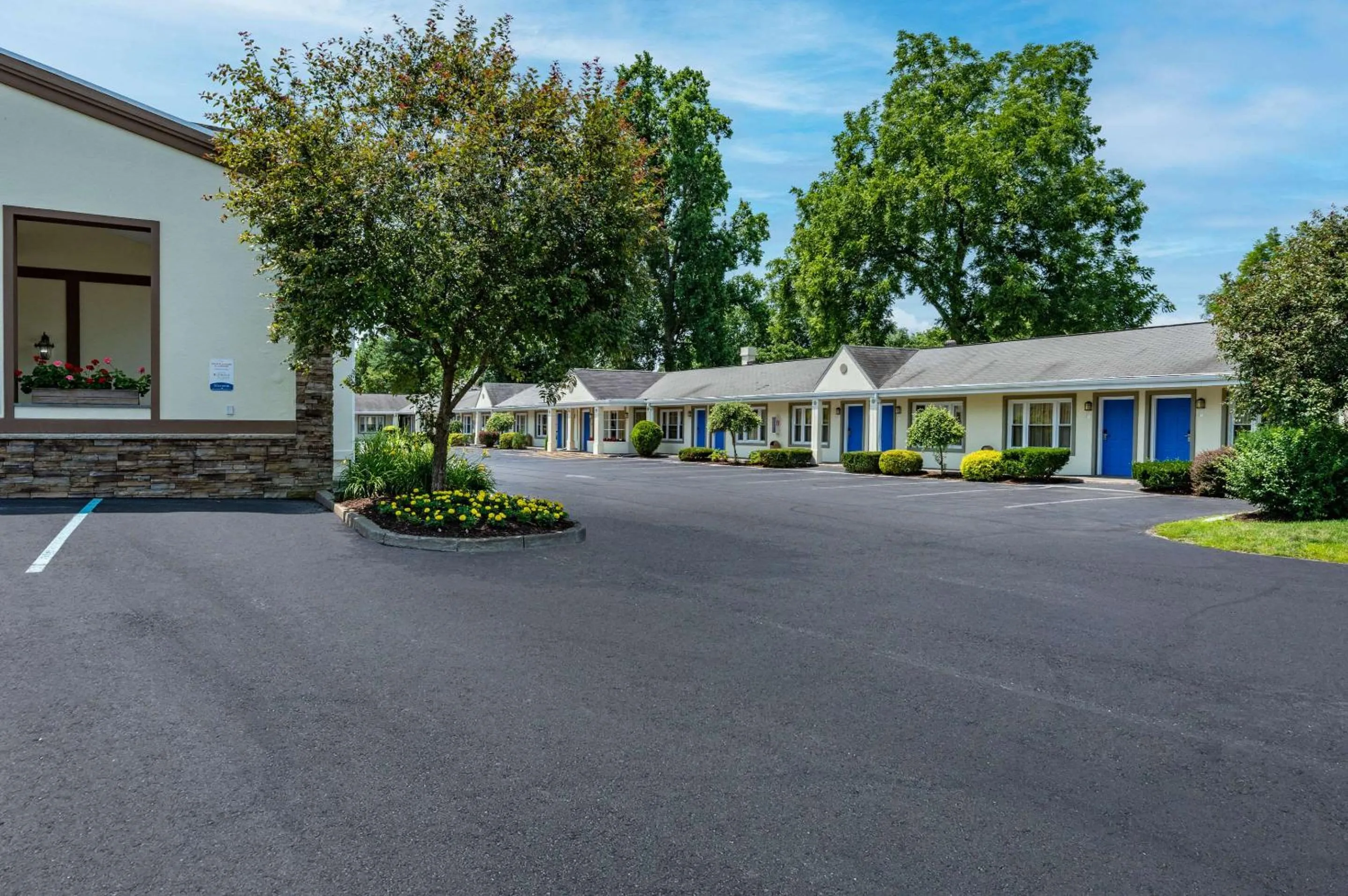 Property building in Quality Inn Poughkeepsie